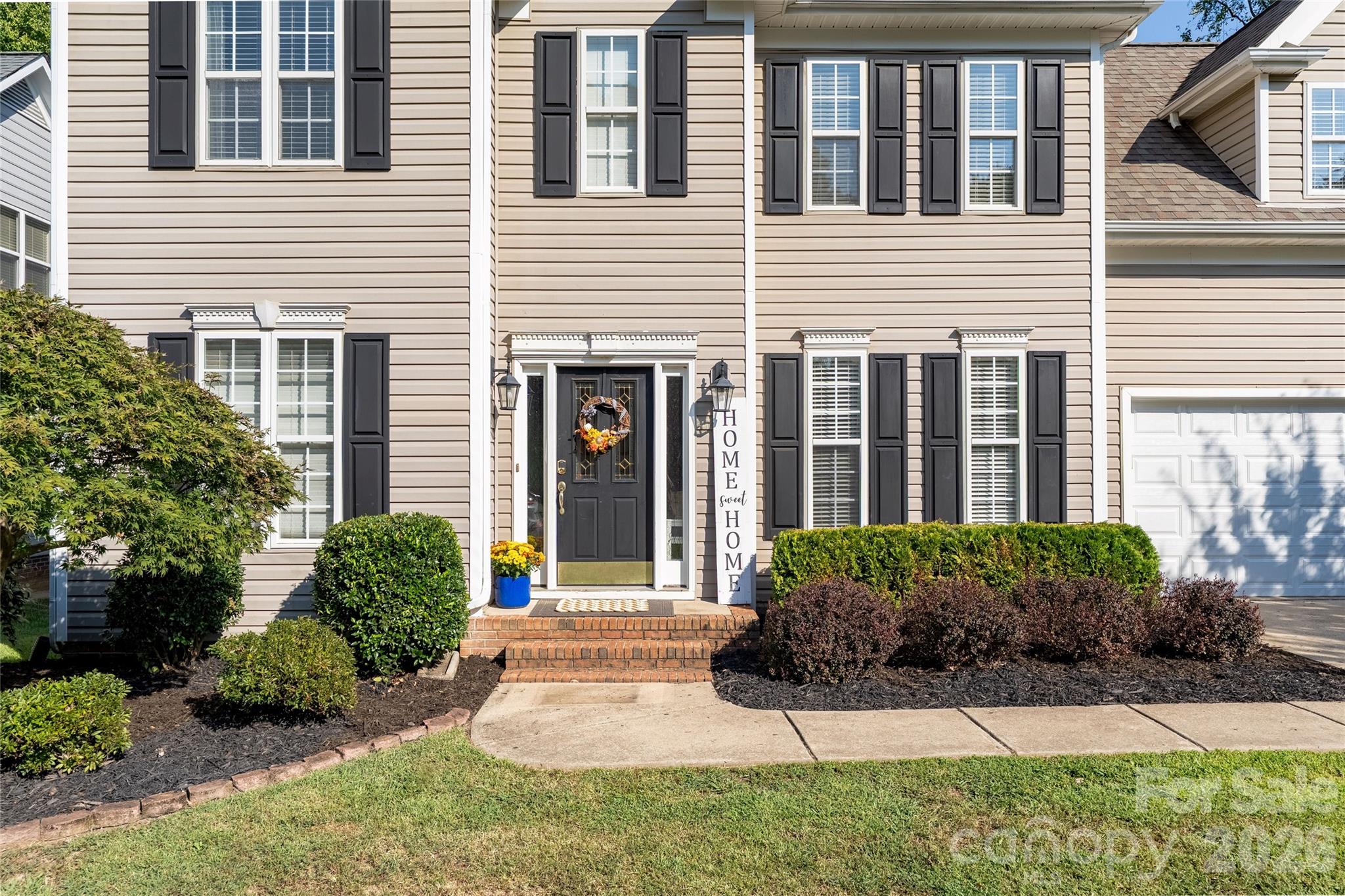 16919 Hampton Crossing Drive Property Photo 4