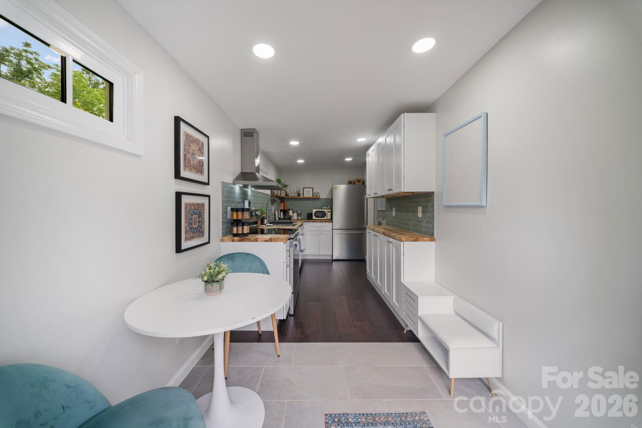 2 Laban Lane Property Photo 6