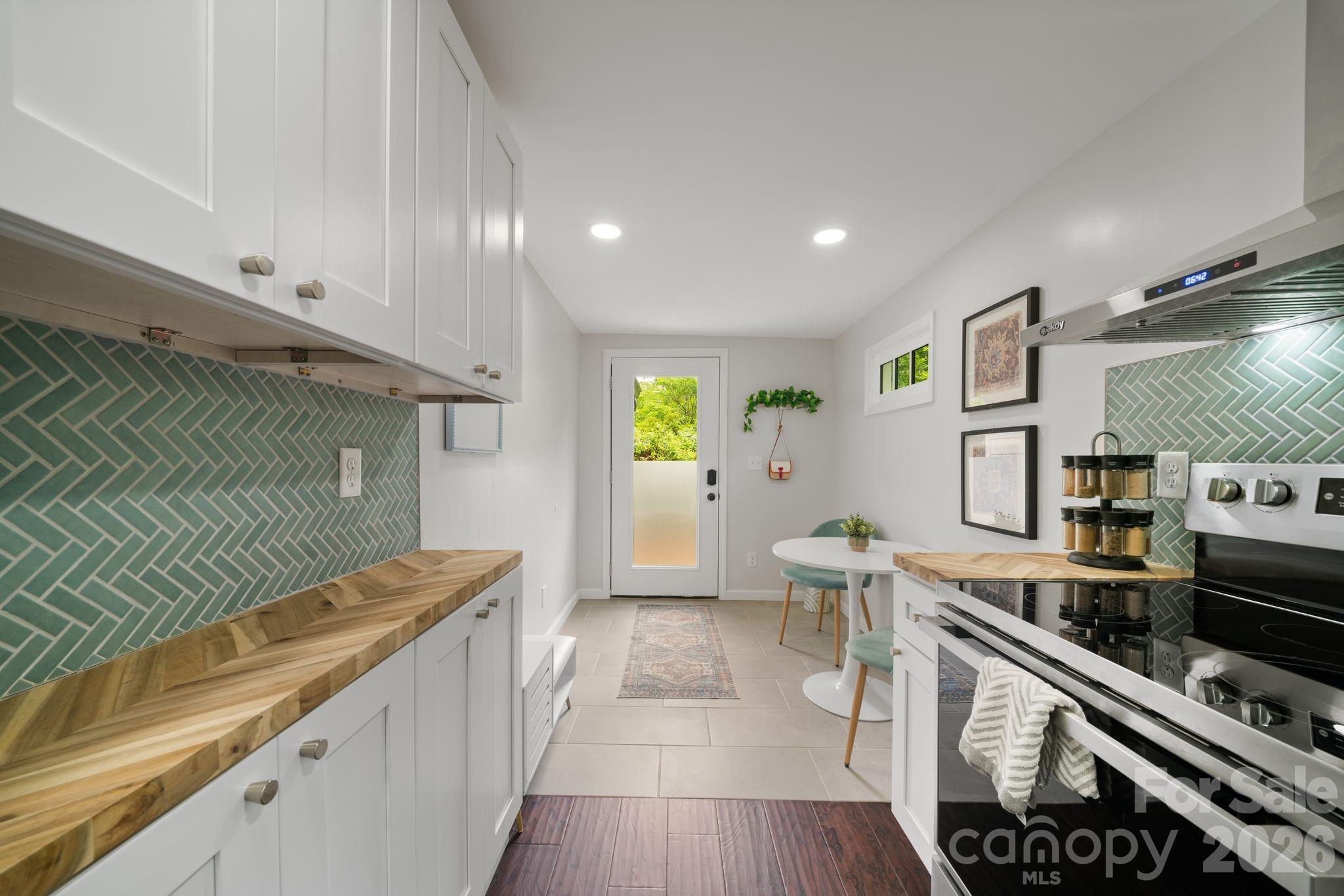 2 Laban Lane Property Photo 10