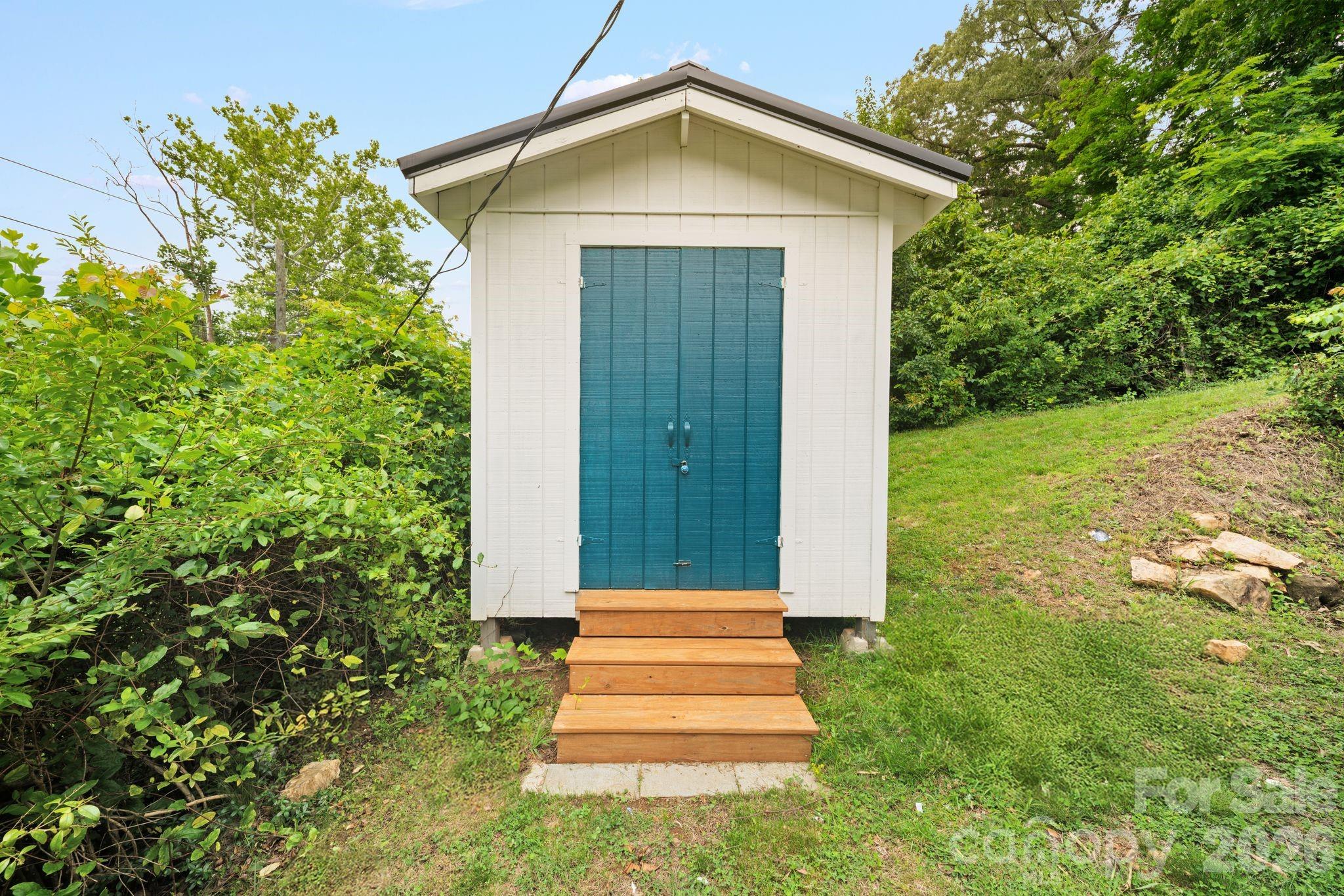 2 Laban Lane Property Photo 22