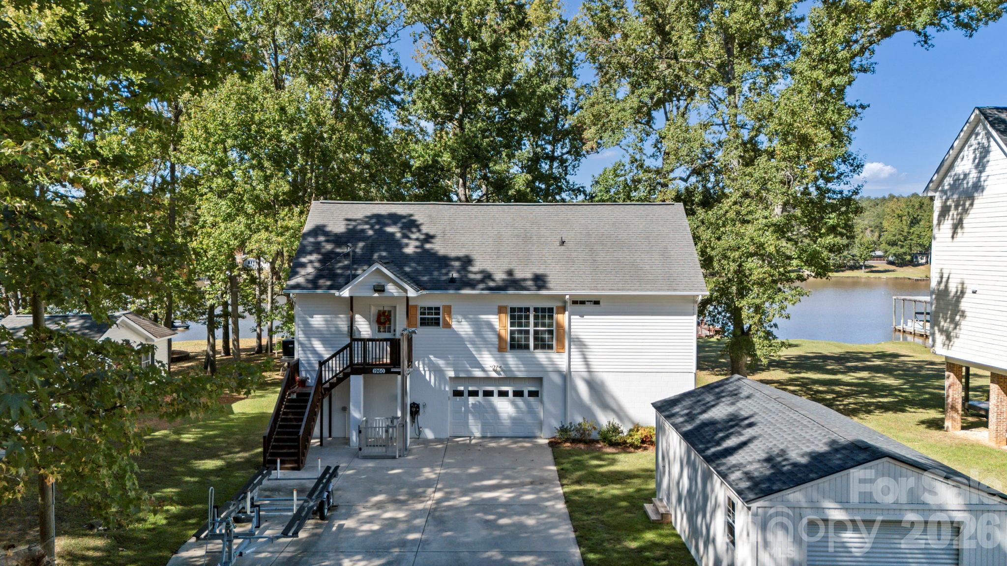 1960 White Road Property Photo 3