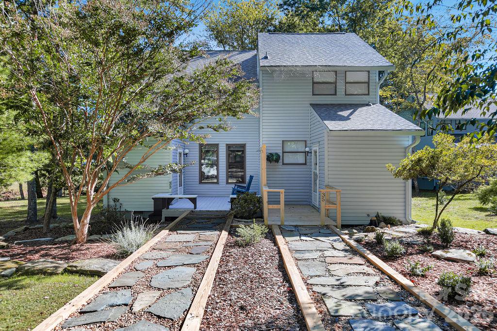 33 Lakeside Villas Drive Property Photo 4
