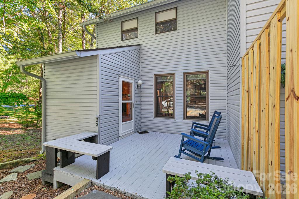 33 Lakeside Villas Drive Property Photo 6