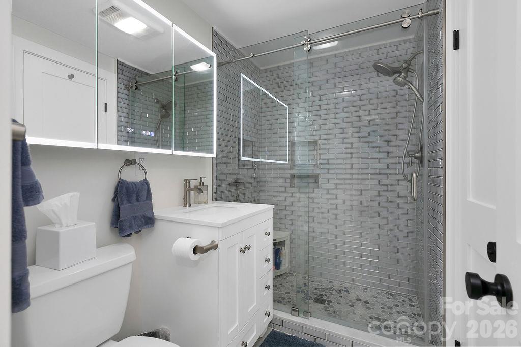 33 Lakeside Villas Drive Property Photo 38