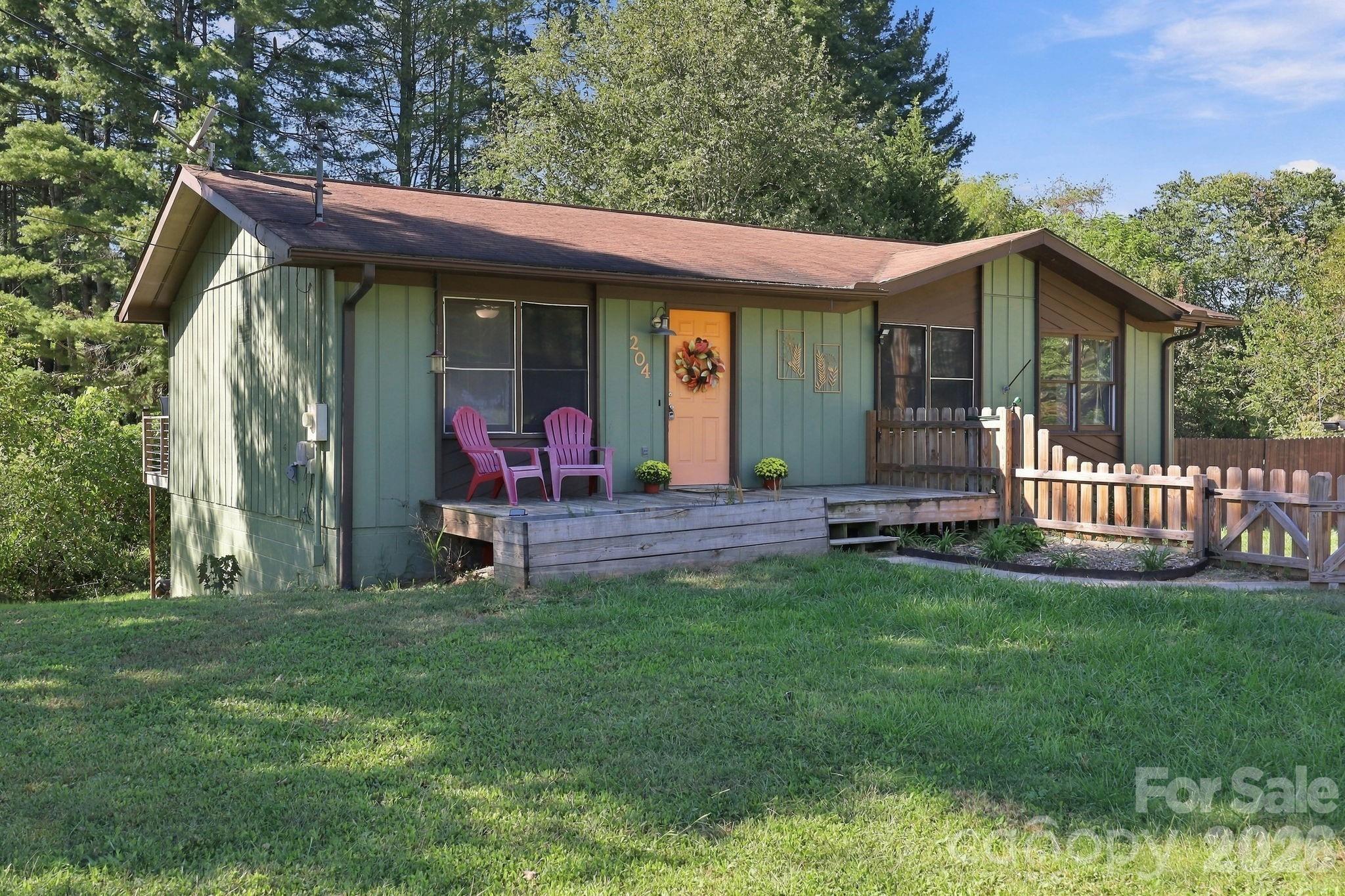 204 Oakdale Road Property Photo 1