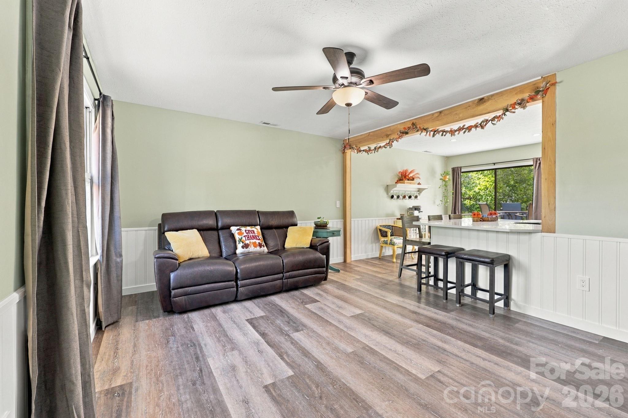 204 Oakdale Road Property Photo 3