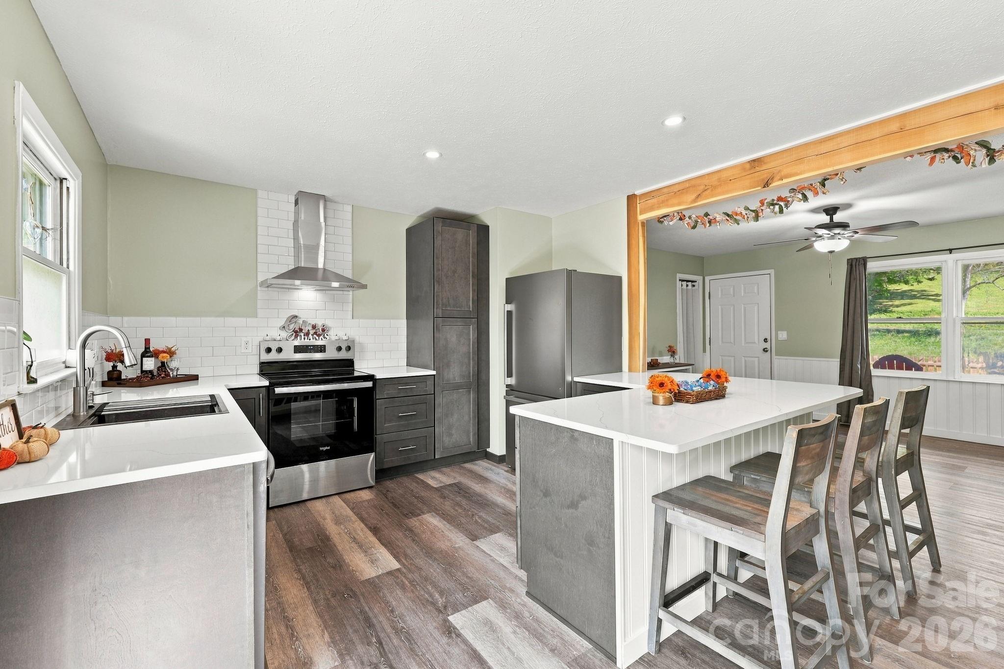 204 Oakdale Road Property Photo 6