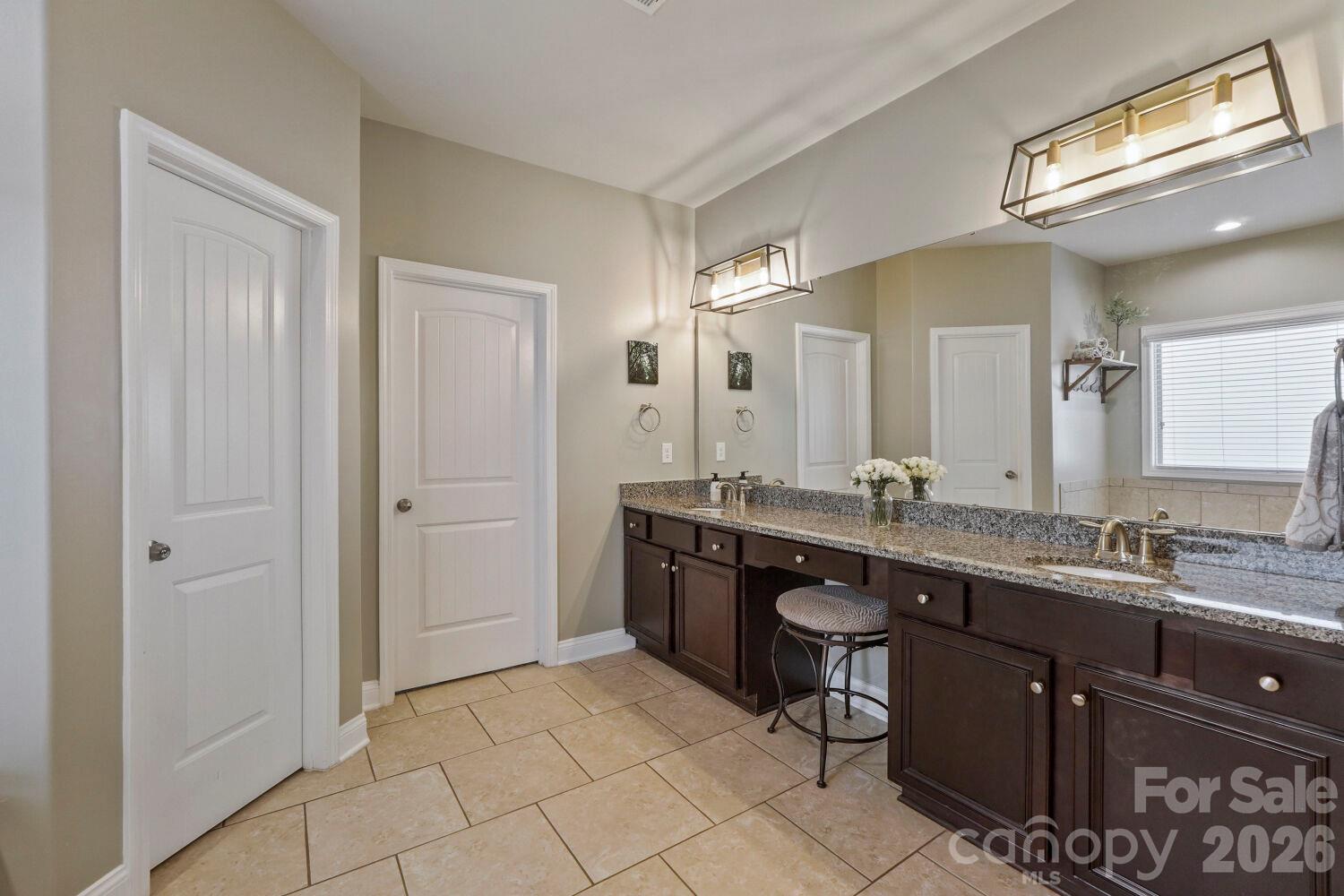 2944 Donegal Drive Property Photo 19