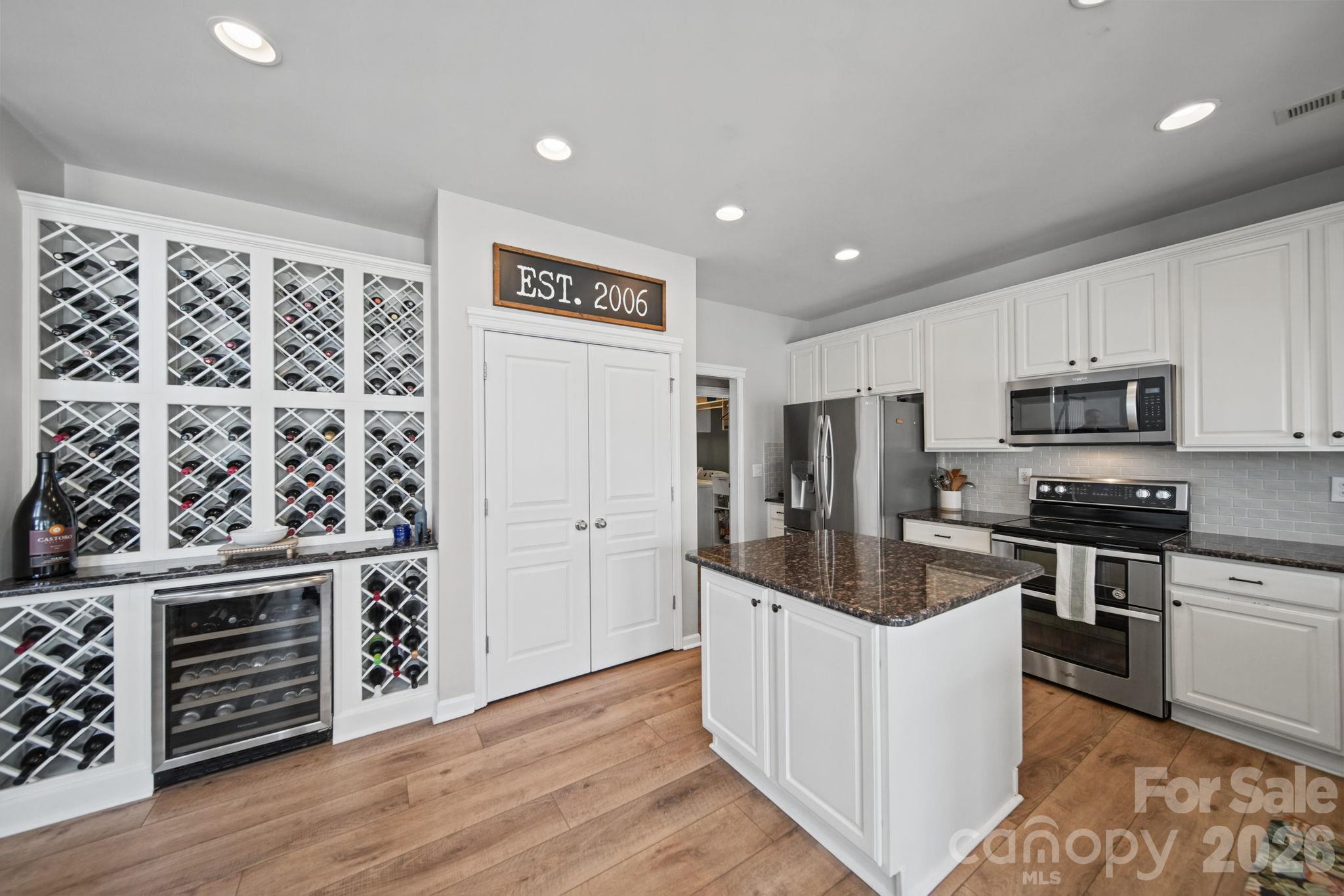 3604 Grovecreek Pond Drive Property Photo 10
