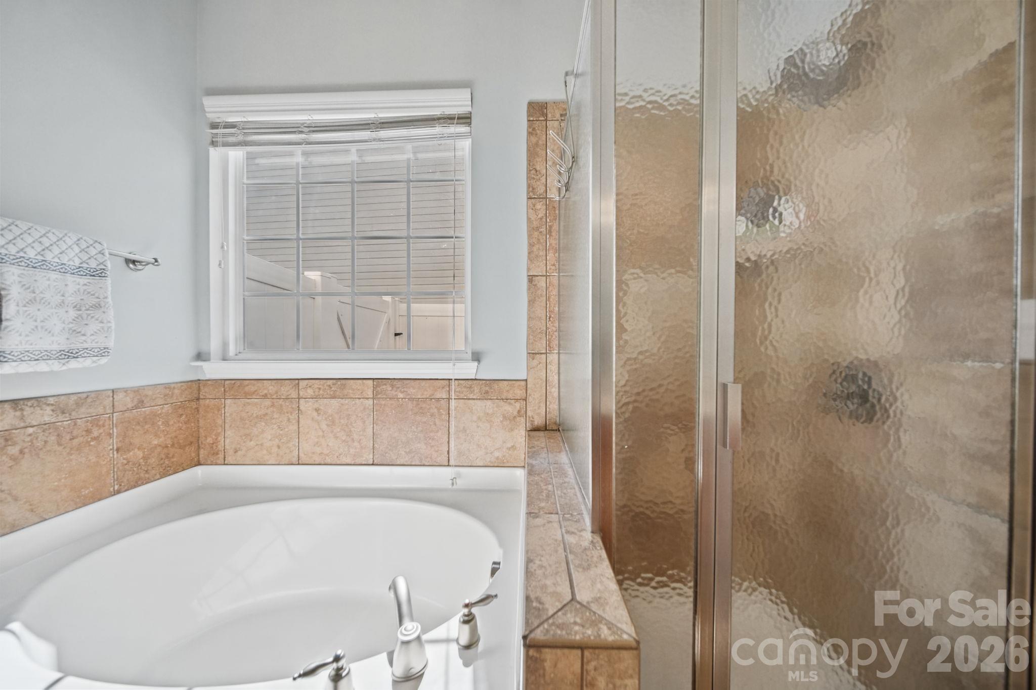 3604 Grovecreek Pond Drive Property Photo 20