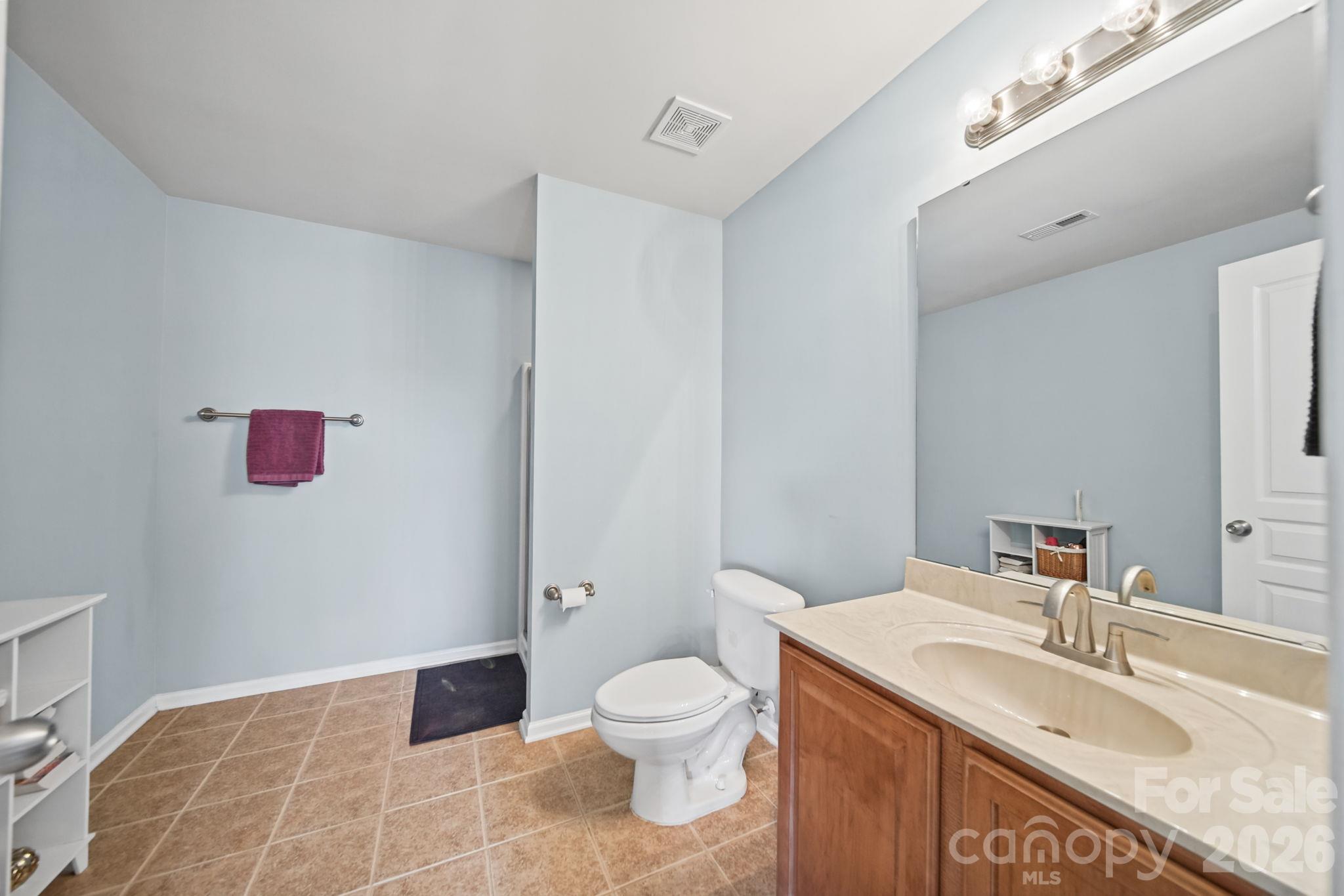 3604 Grovecreek Pond Drive Property Photo 23