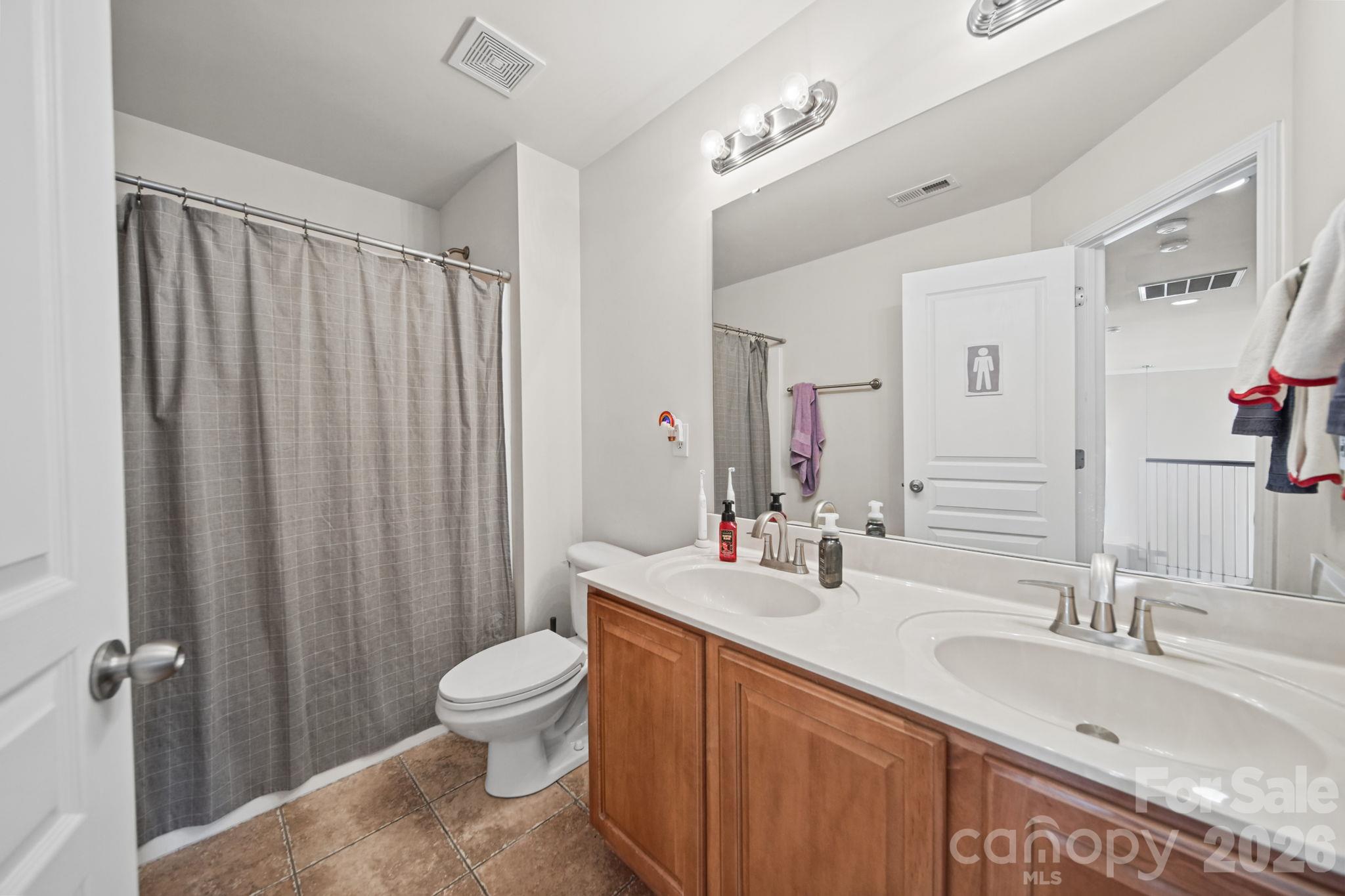 3604 Grovecreek Pond Drive Property Photo 27