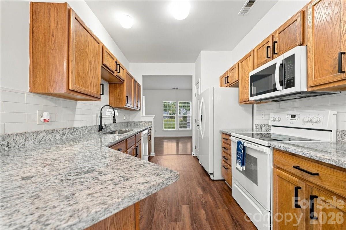 3048 Misty Harbor Circle E Property Photo 12