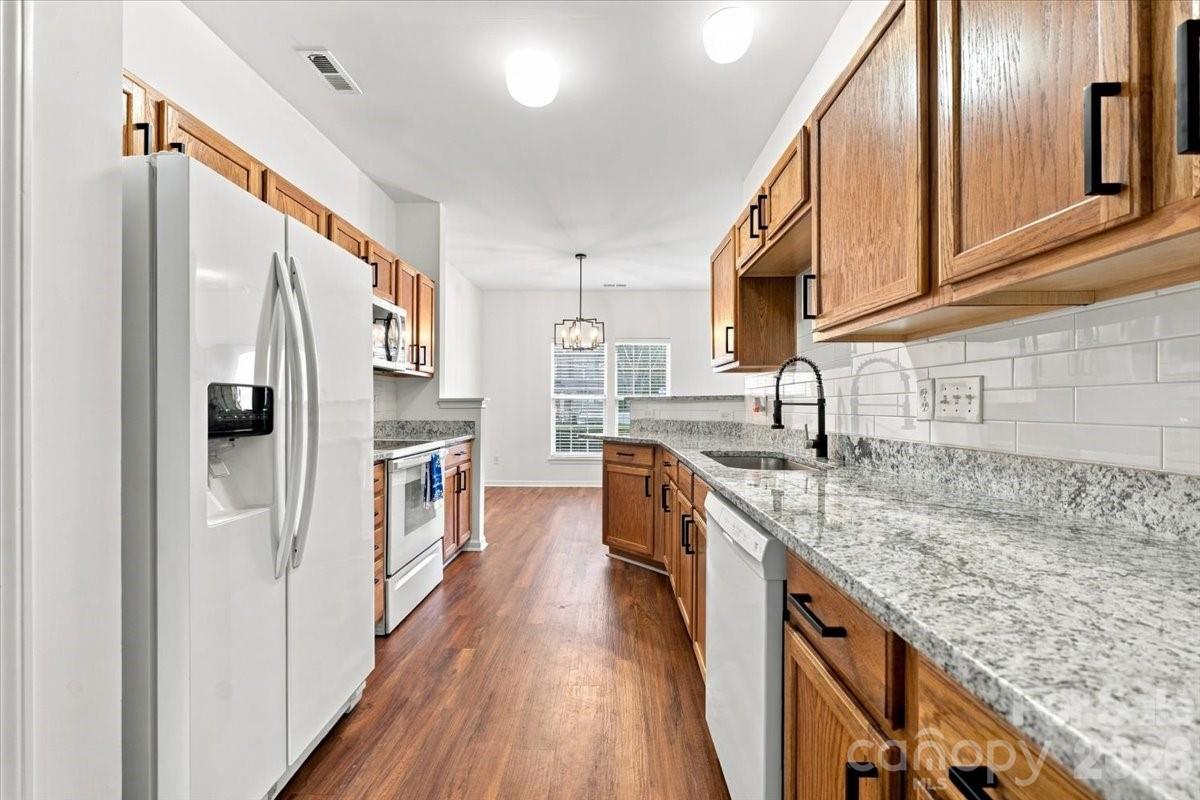 3048 Misty Harbor Circle E Property Photo 13