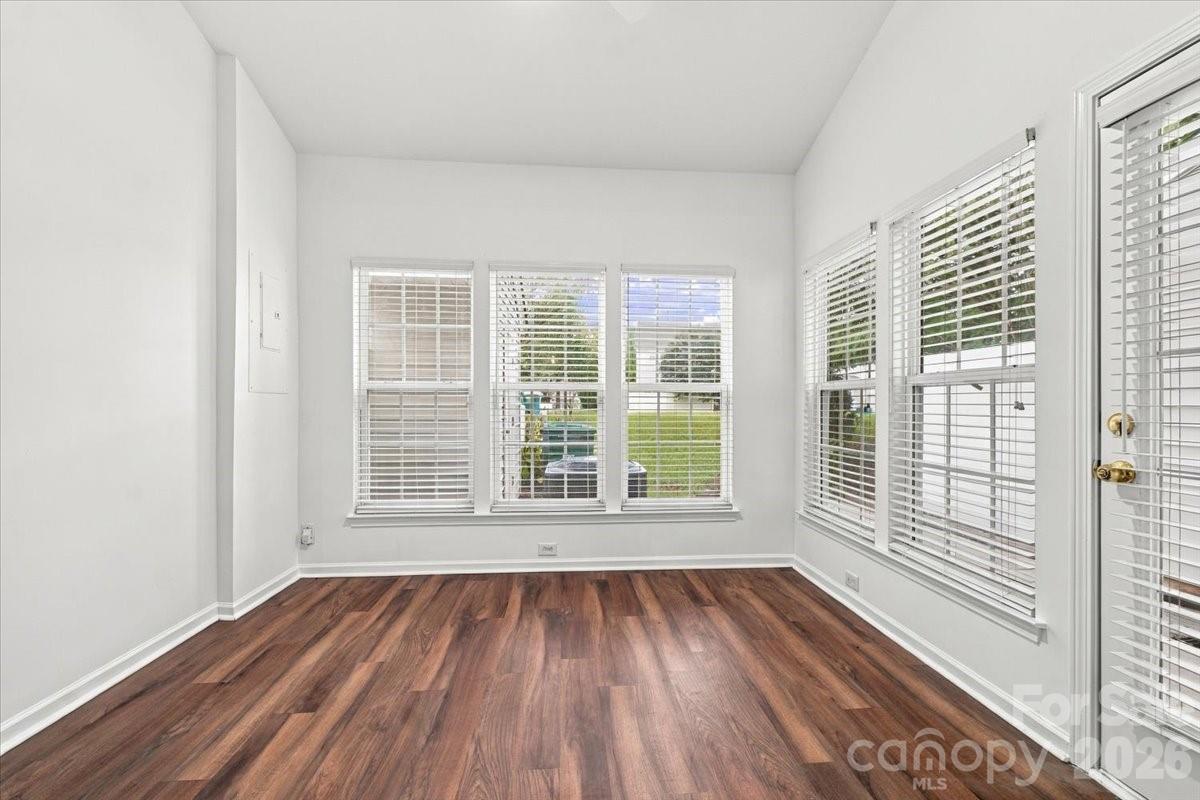 3048 Misty Harbor Circle E Property Photo 17