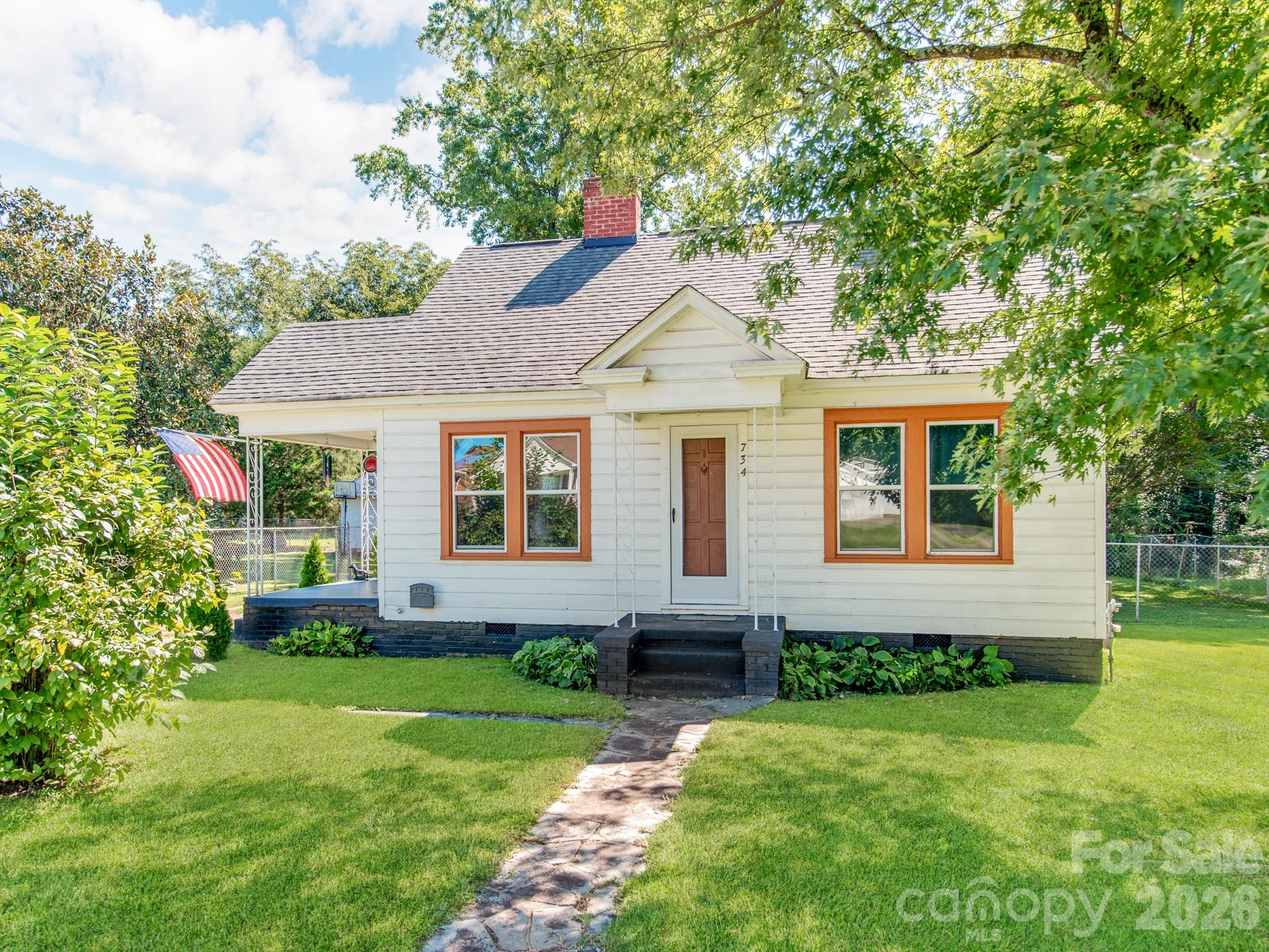 734 Tanglewood Drive Property Photo 3