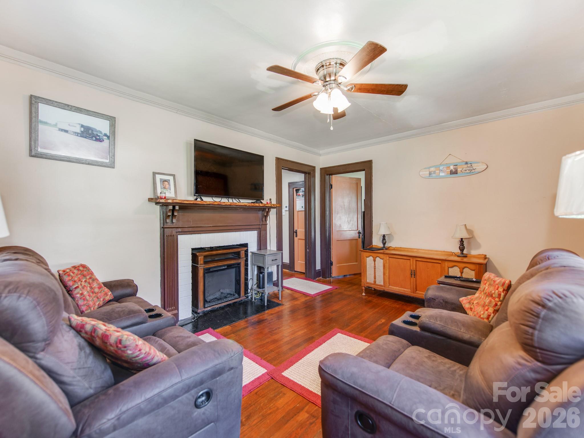 734 Tanglewood Drive Property Photo 6