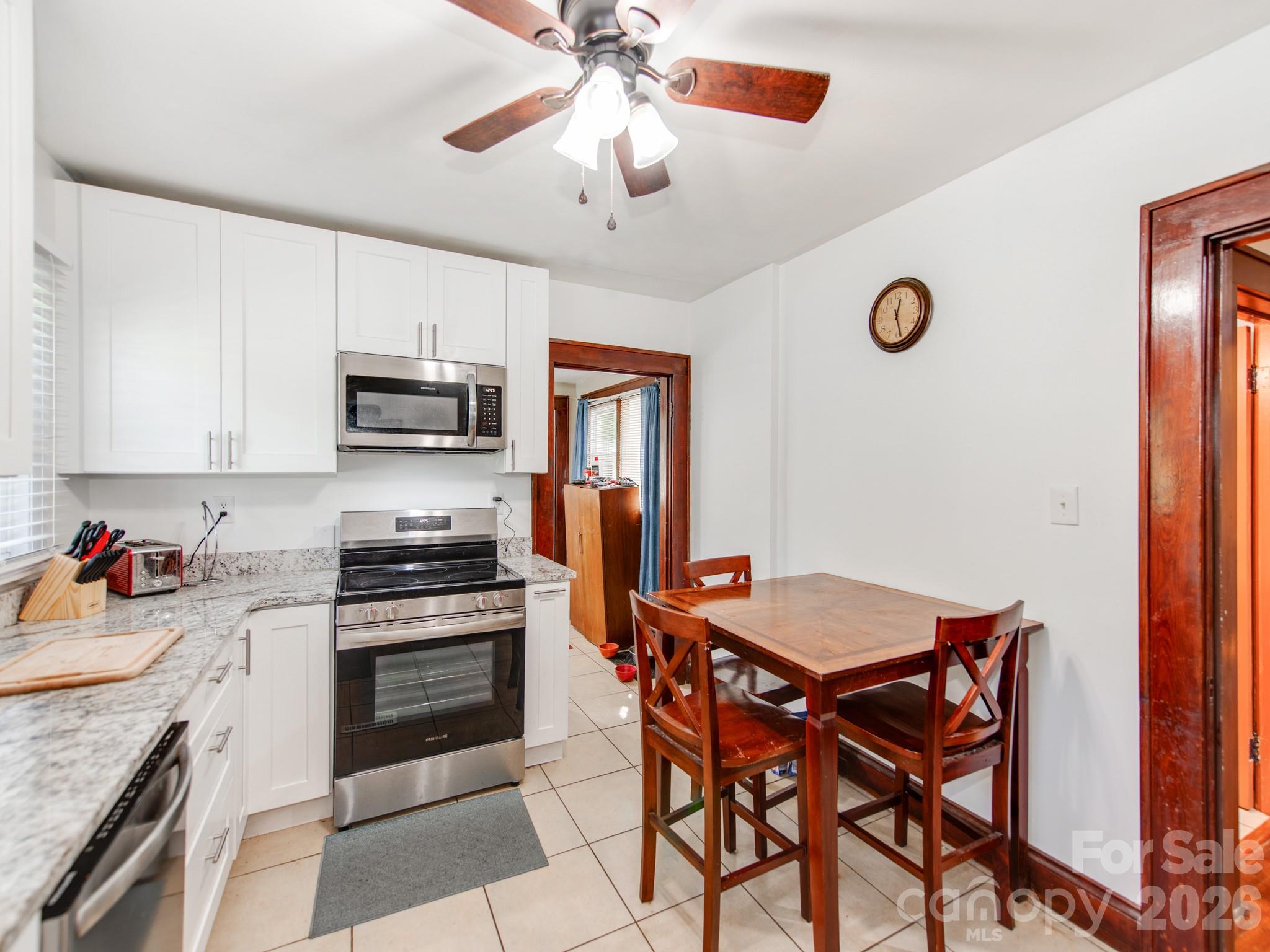 734 Tanglewood Drive Property Photo 12