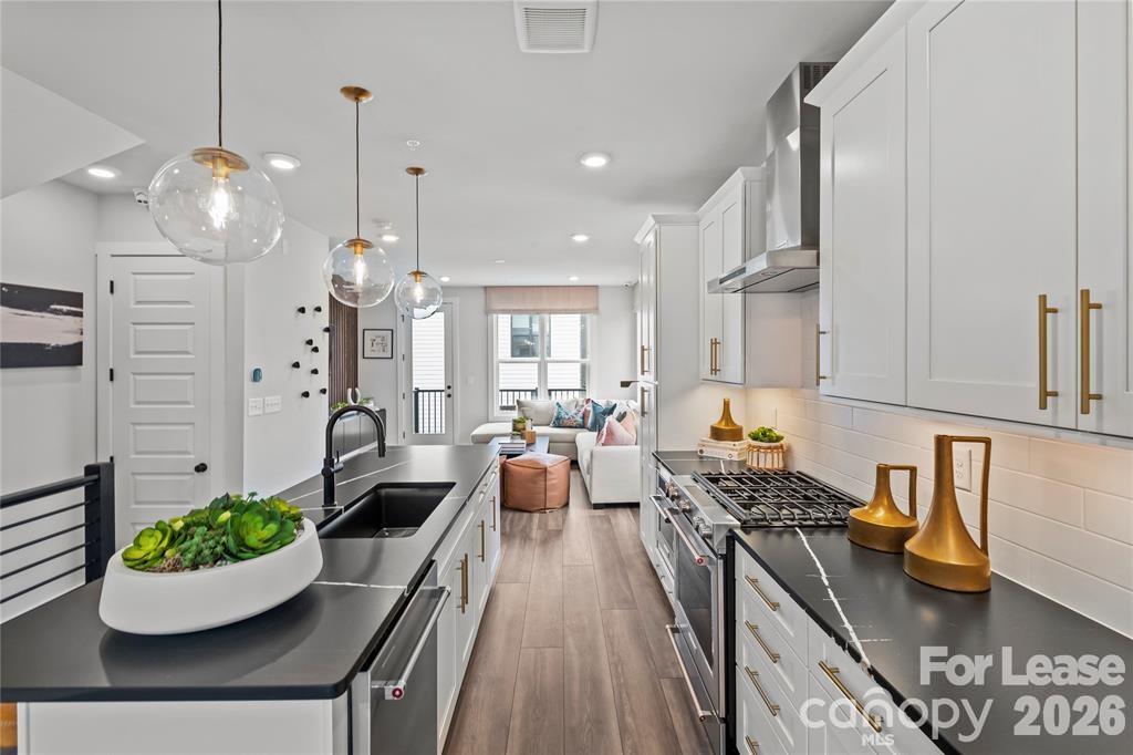547 W Tremont Avenue Property Photo 8