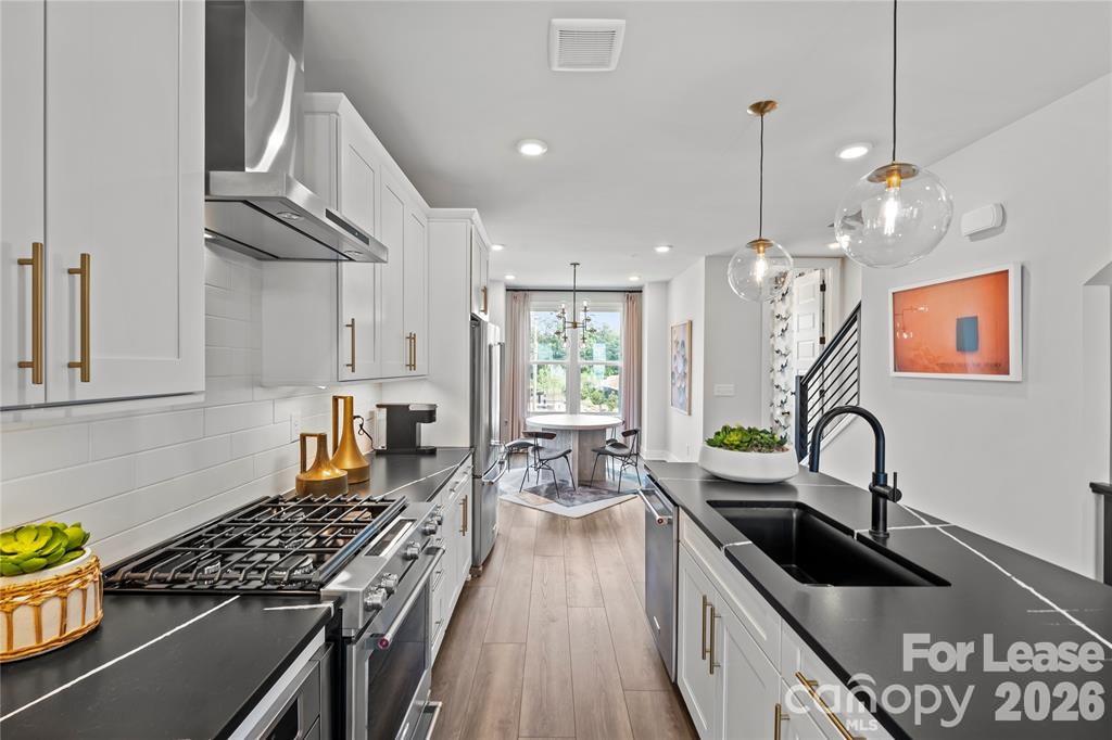 547 W Tremont Avenue Property Photo 12