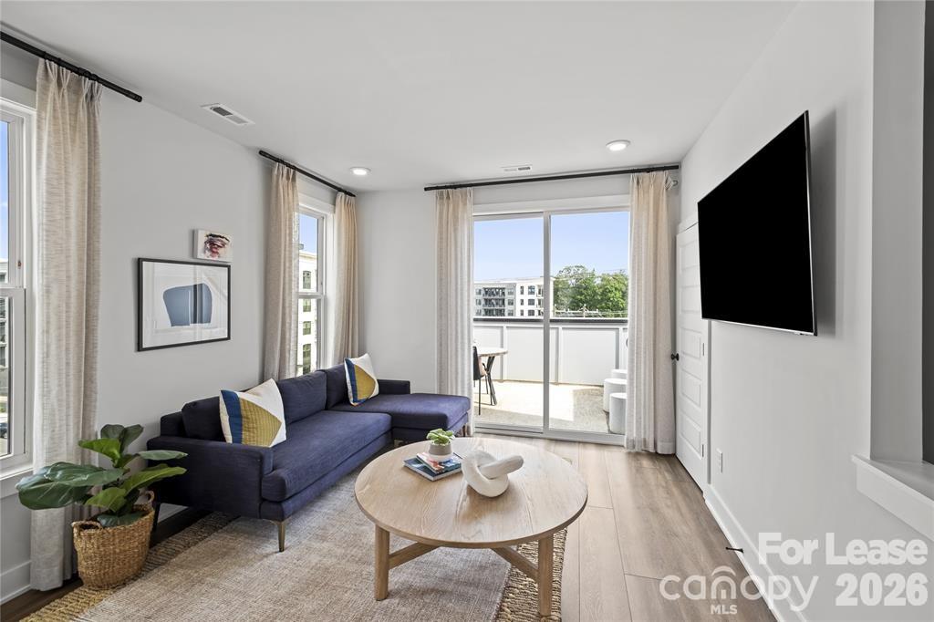 547 W Tremont Avenue Property Photo 24