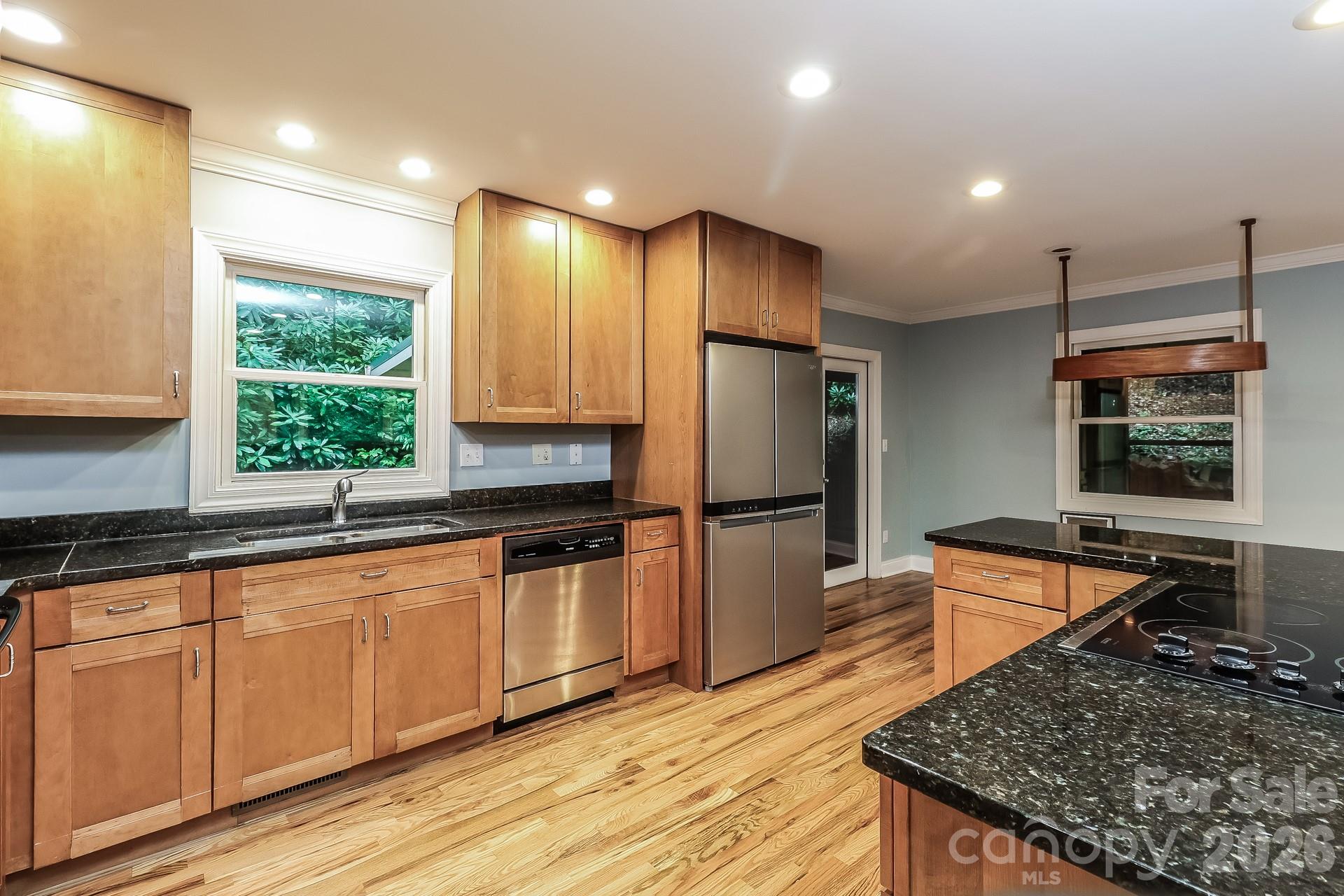 522 Glen Cannon Drive Property Photo 7
