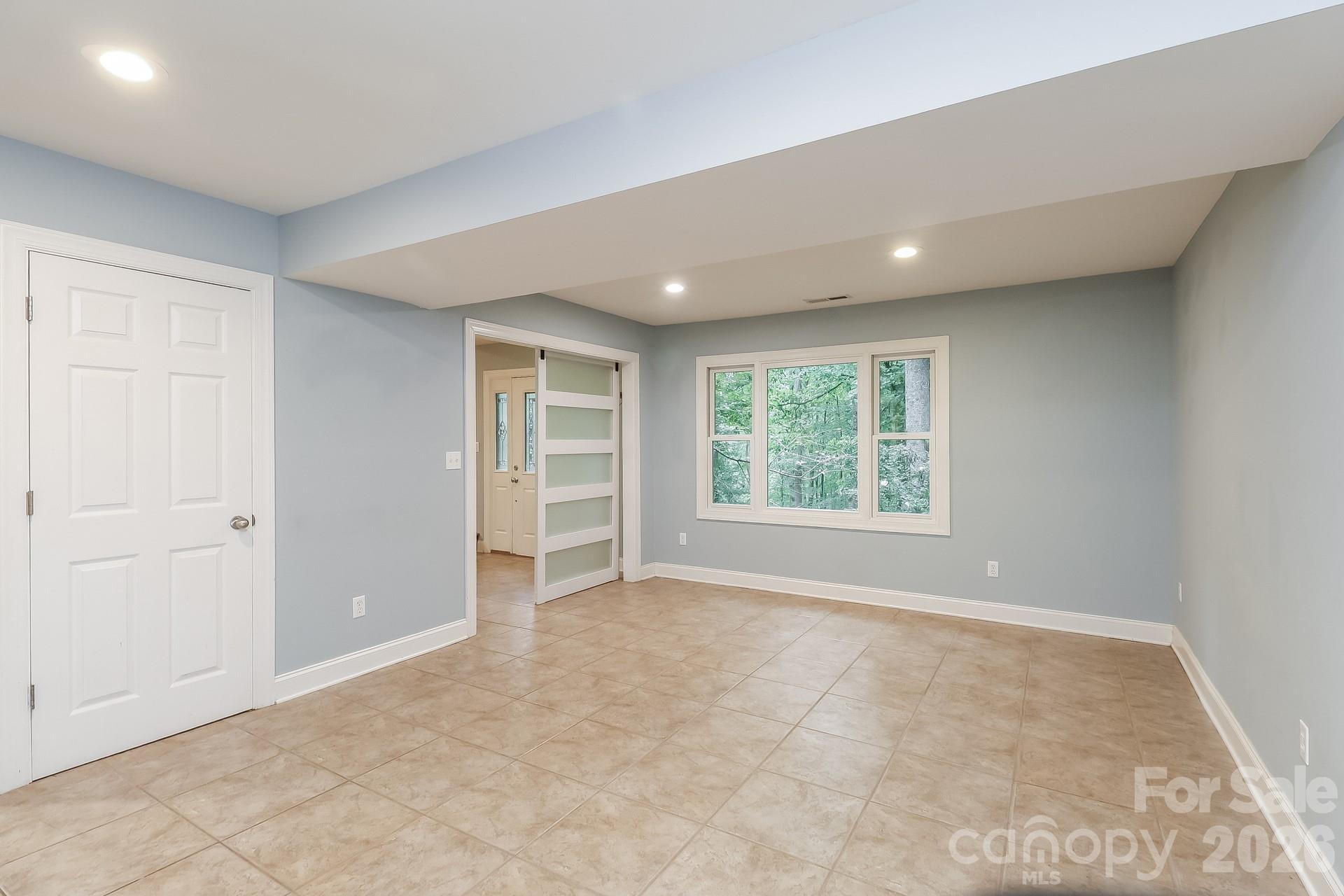 522 Glen Cannon Drive Property Photo 9
