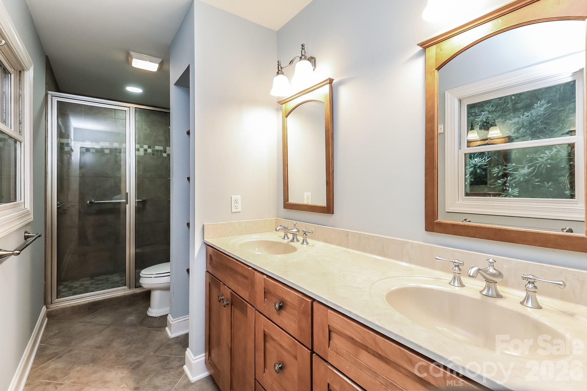 522 Glen Cannon Drive Property Photo 12