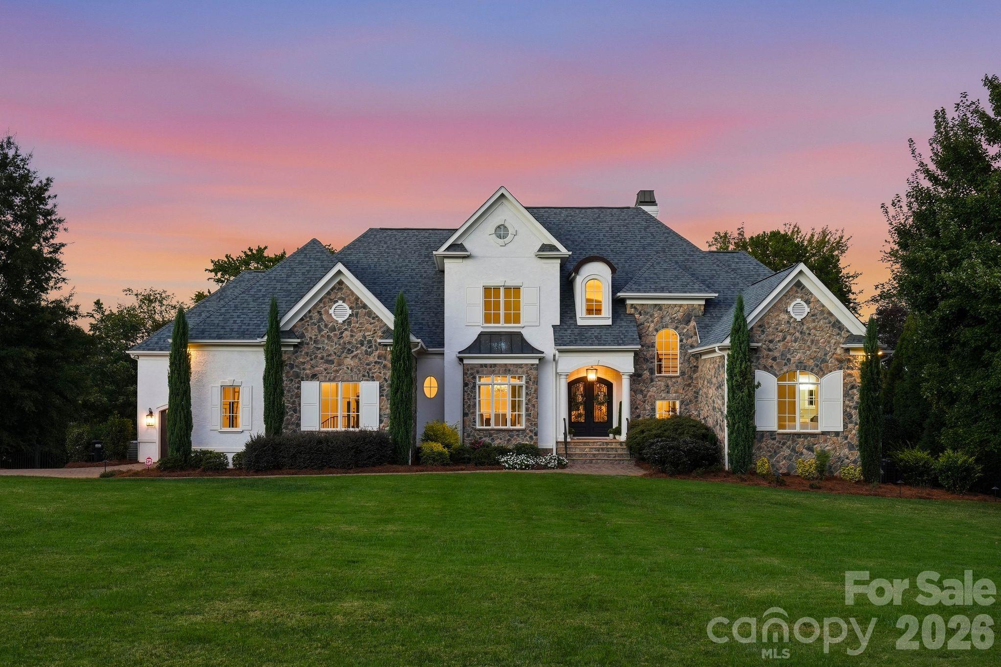 114 Cape Cod Way Property Photo 1