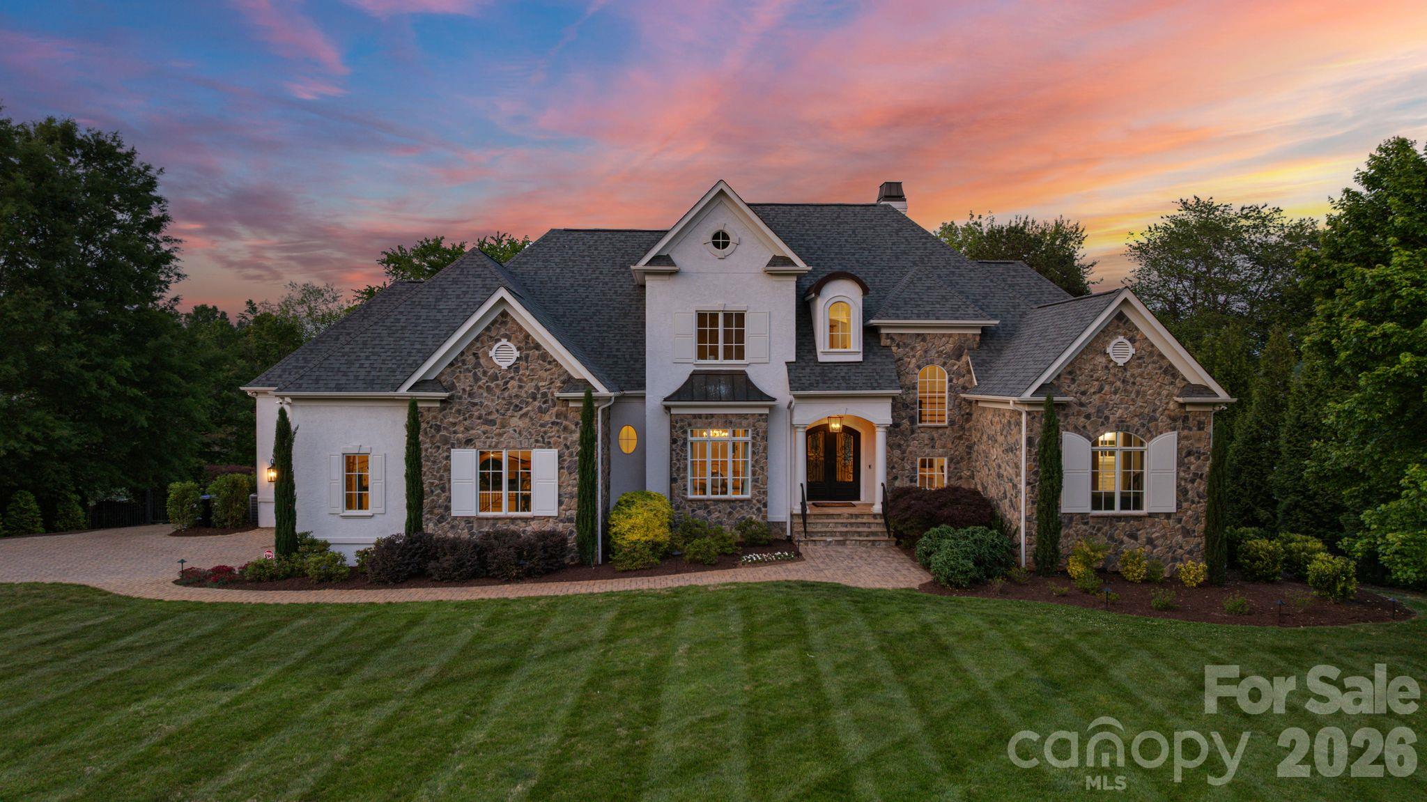114 Cape Cod Way Property Photo 2