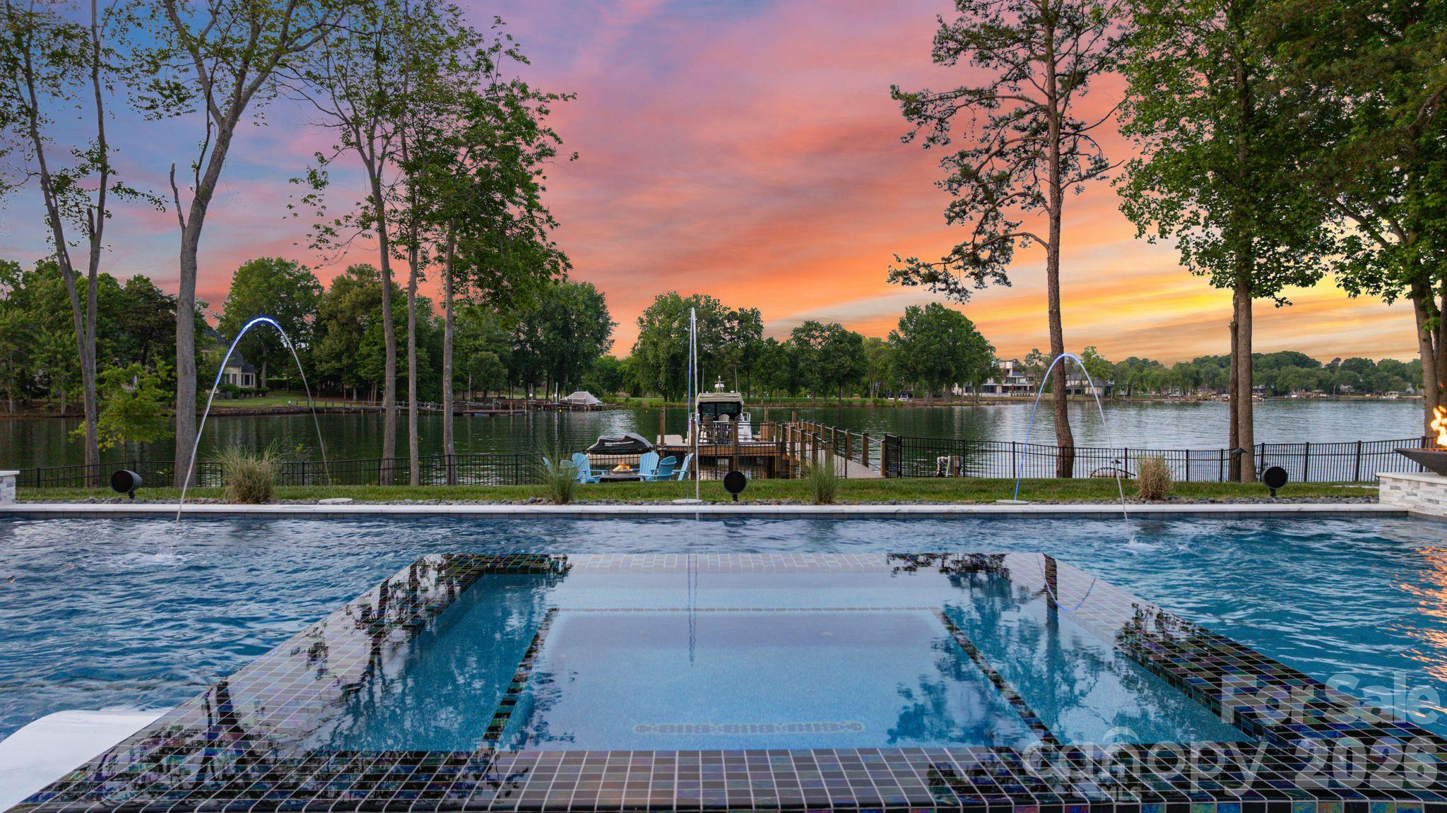 114 Cape Cod Way Property Photo 5