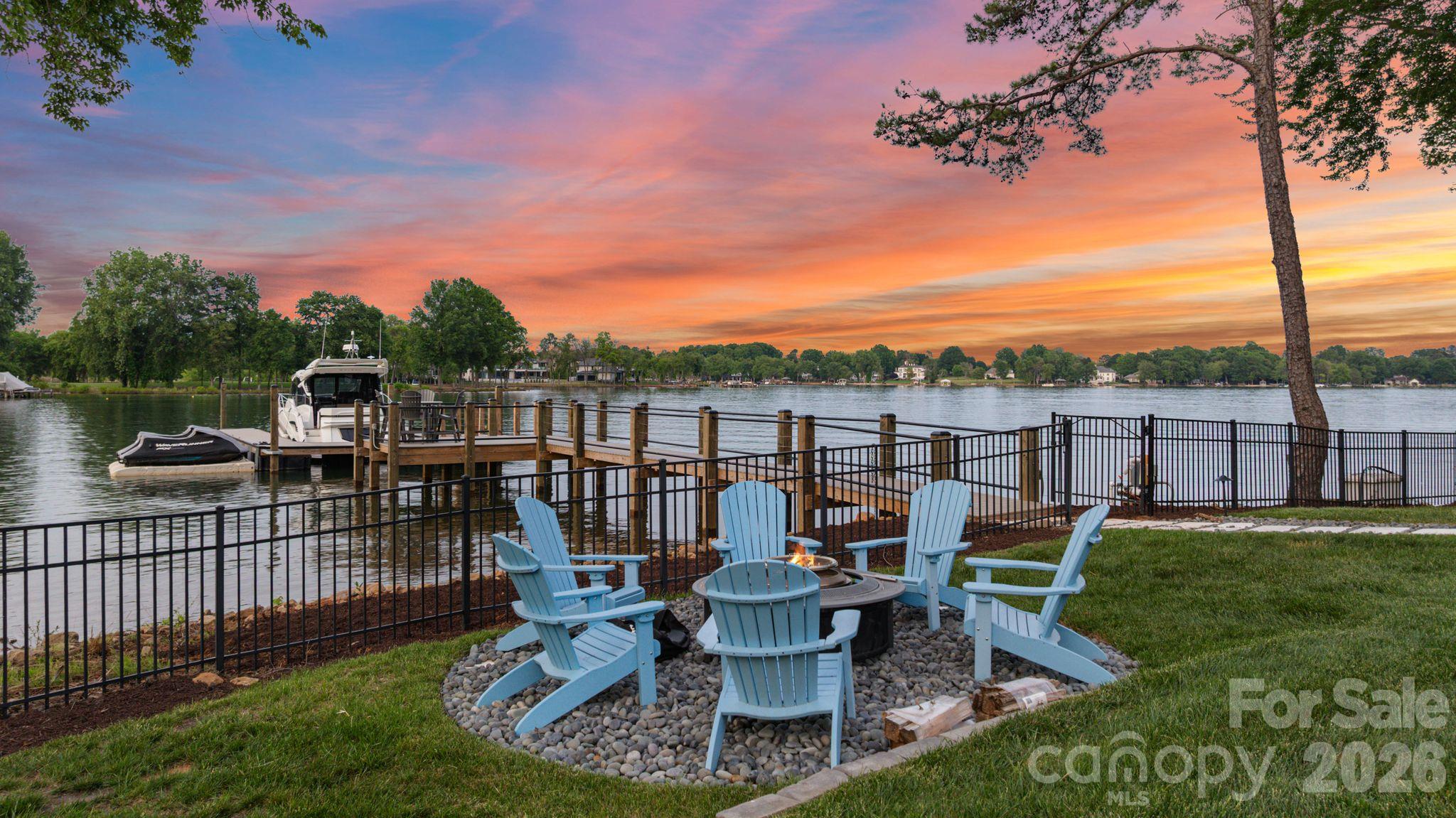 114 Cape Cod Way Property Photo 6