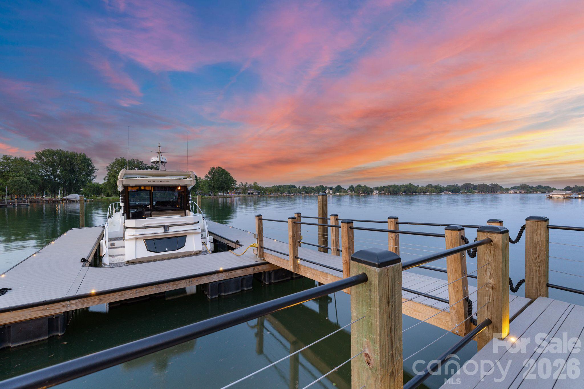 114 Cape Cod Way Property Photo 8
