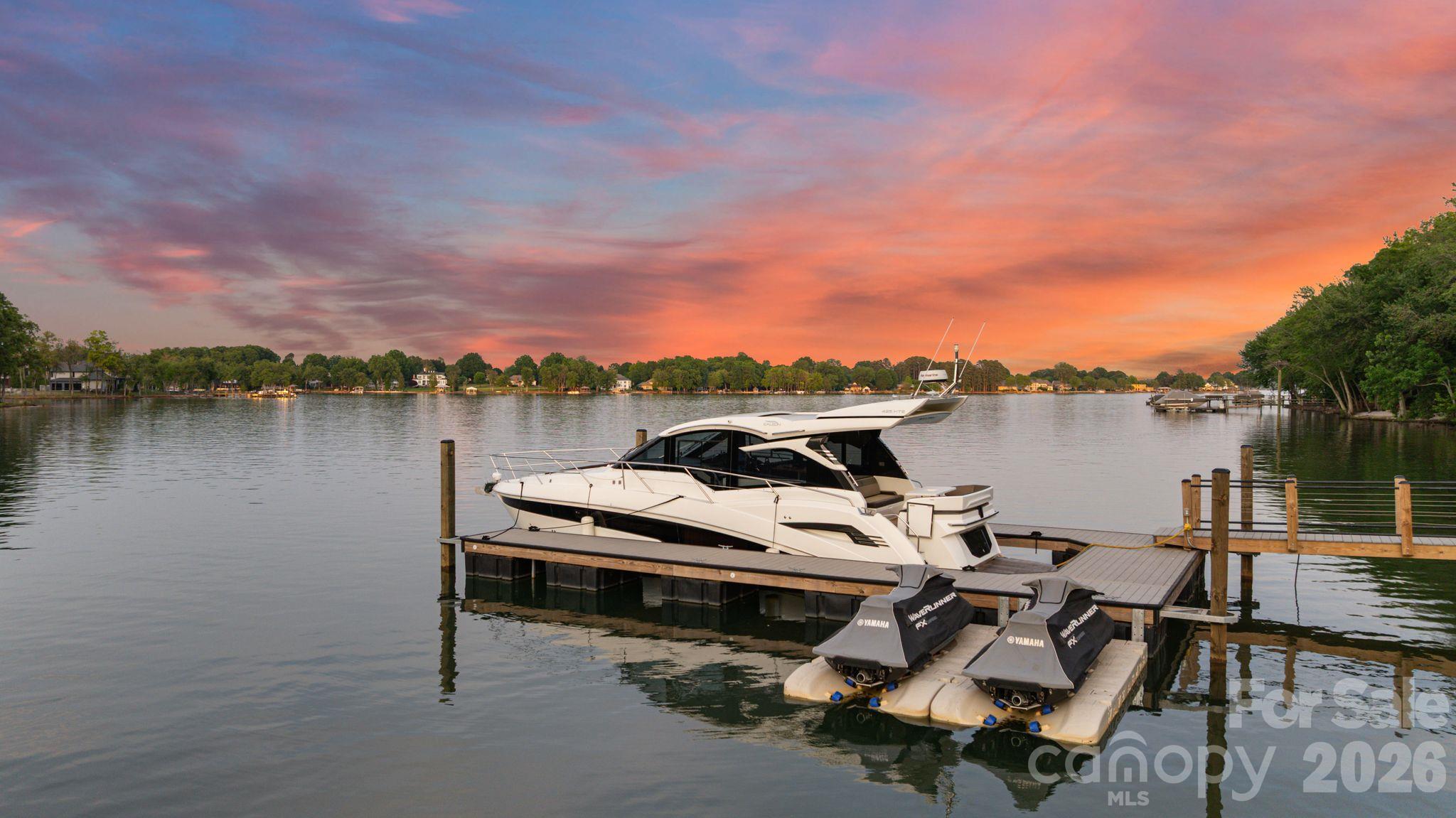 114 Cape Cod Way Property Photo 9
