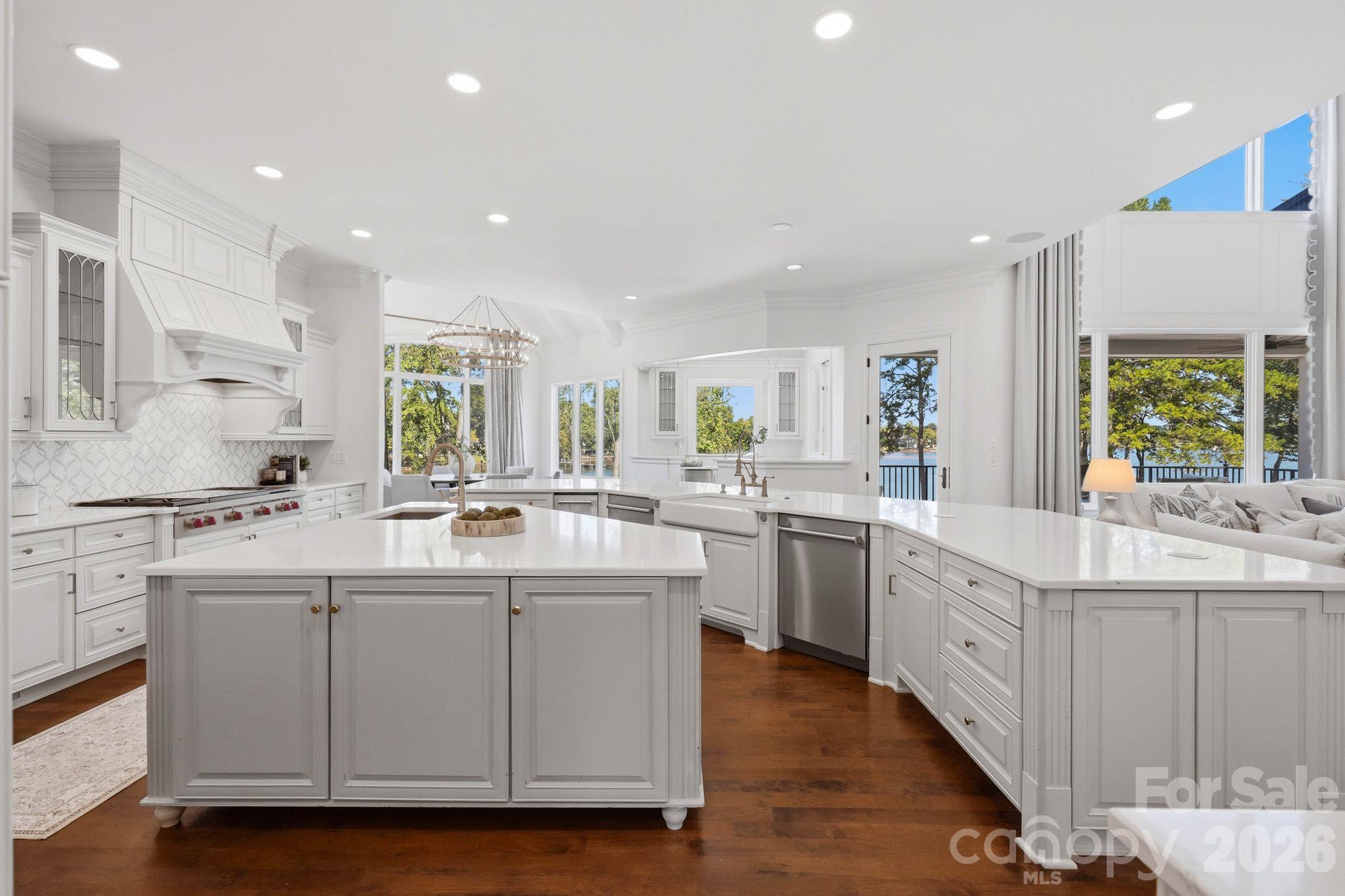 114 Cape Cod Way Property Photo 11