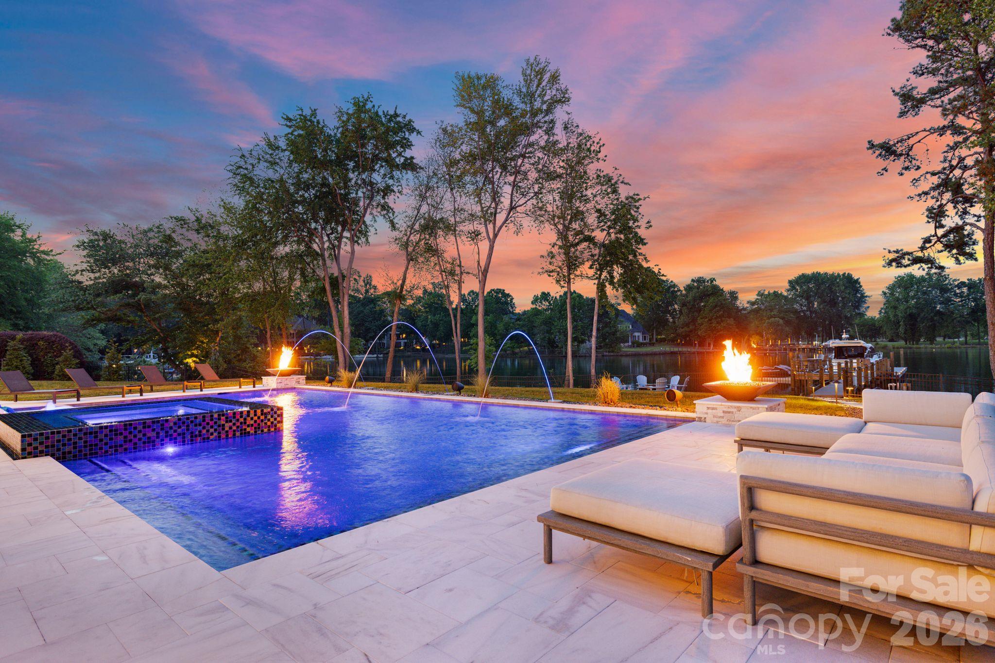 114 Cape Cod Way Property Photo 13