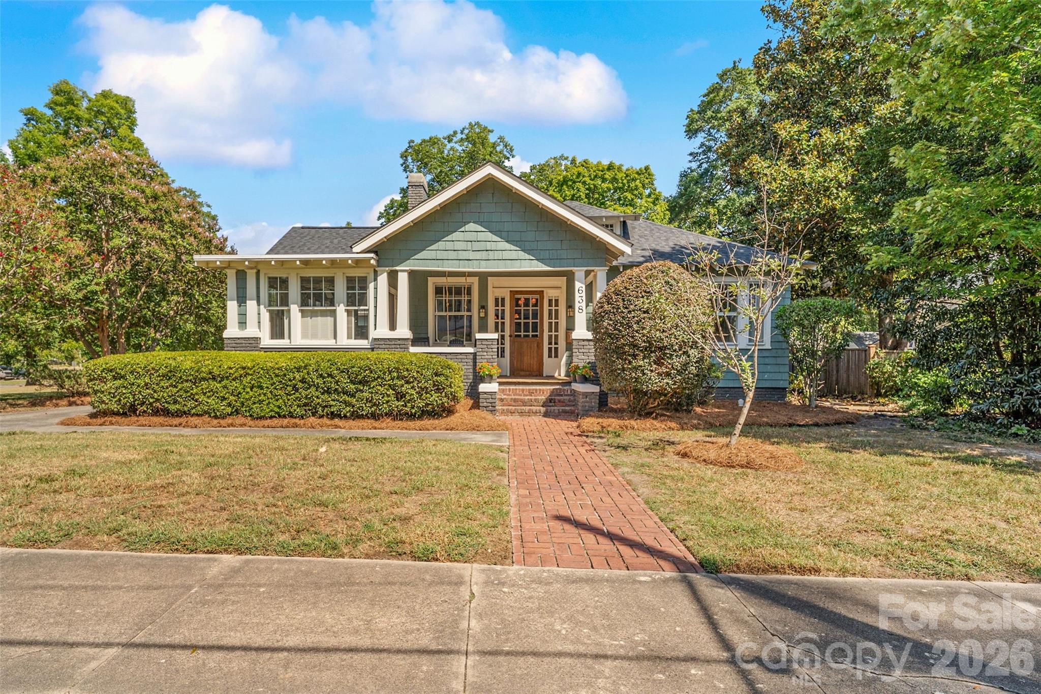 638 College Avenue Property Photo 1