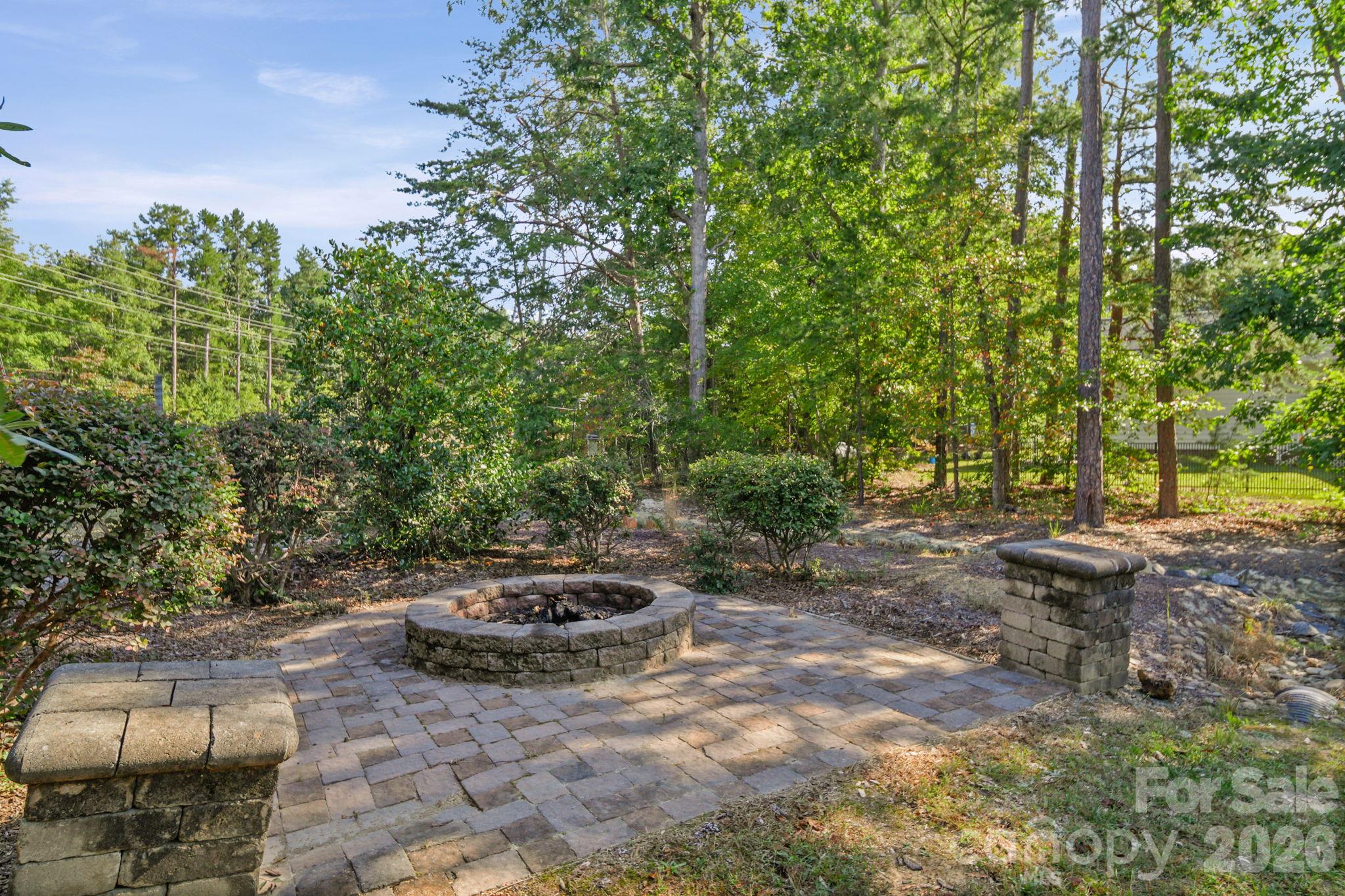 1403 Springhaven Circle Property Photo 3
