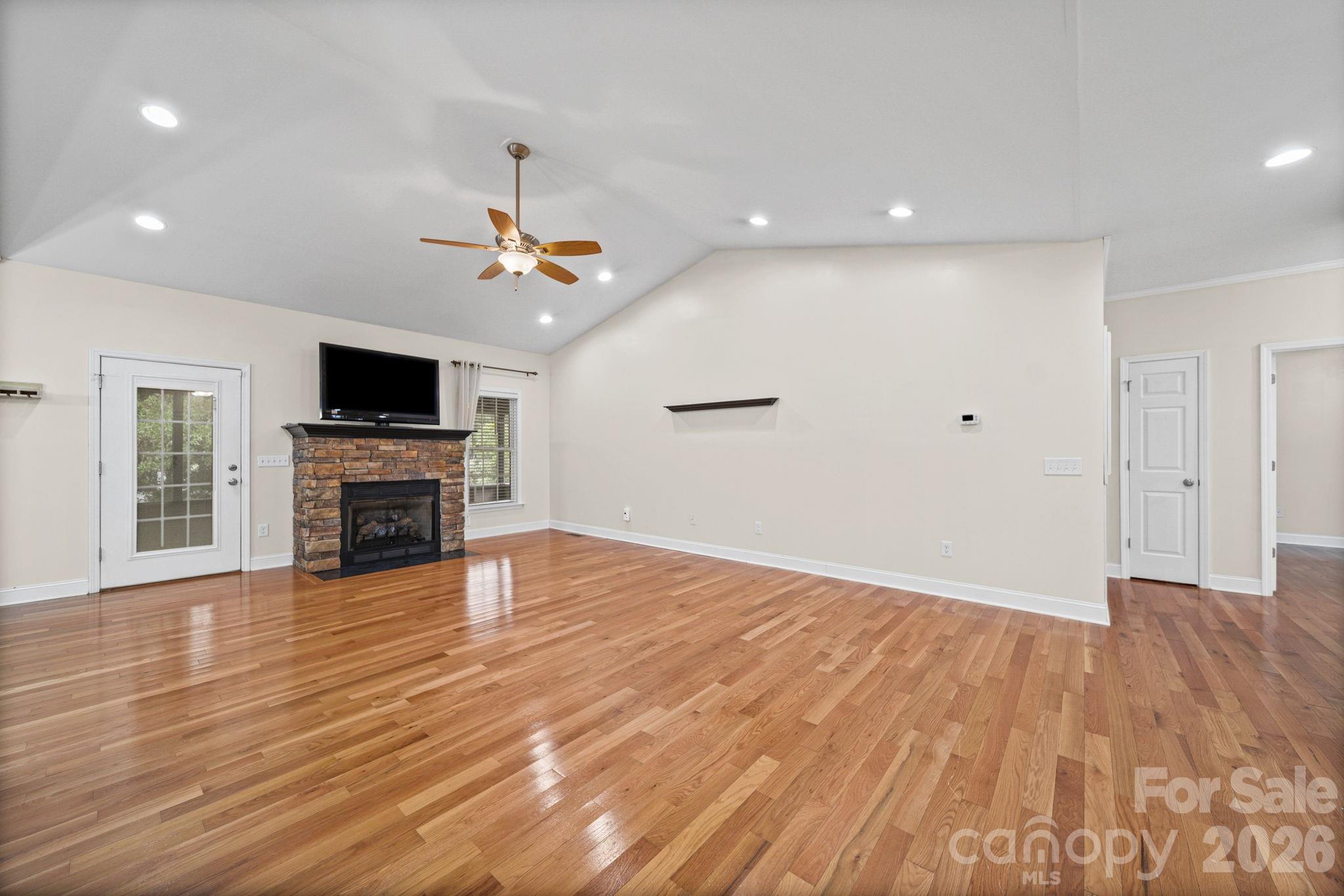 1403 Springhaven Circle Property Photo 4