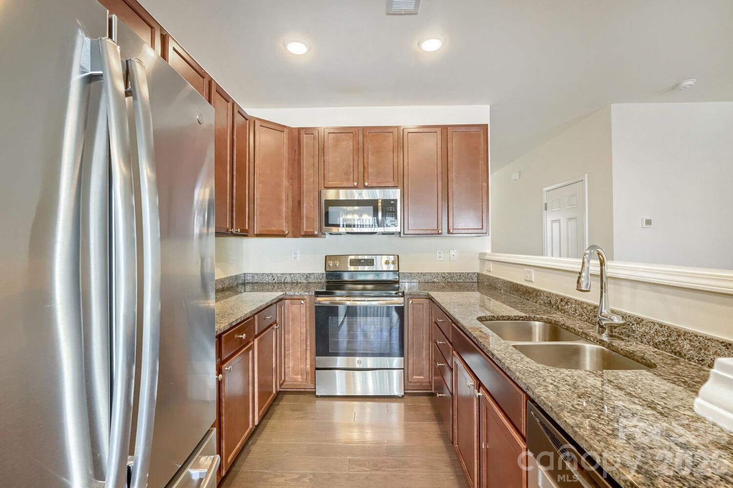 5008 Spring Arbor Lane Property Photo 4
