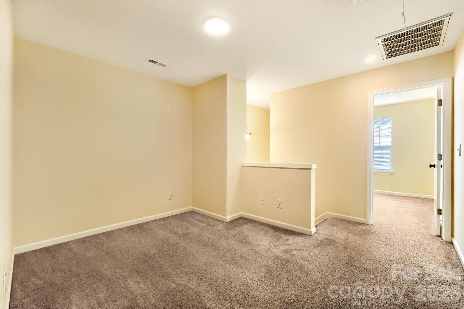 5008 Spring Arbor Lane Property Photo 9