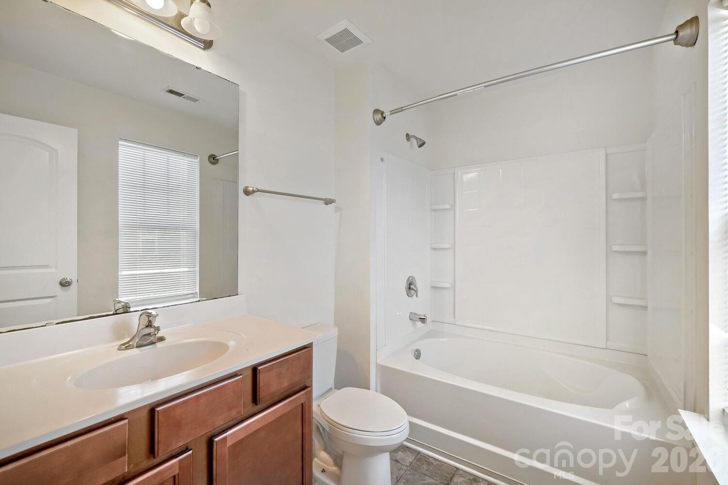 5008 Spring Arbor Lane Property Photo 10