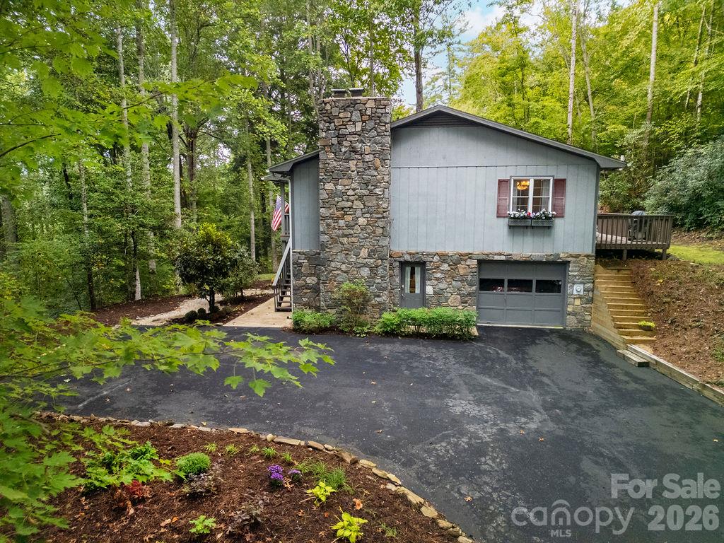 239 Three Mile Knob Road Property Photo 2