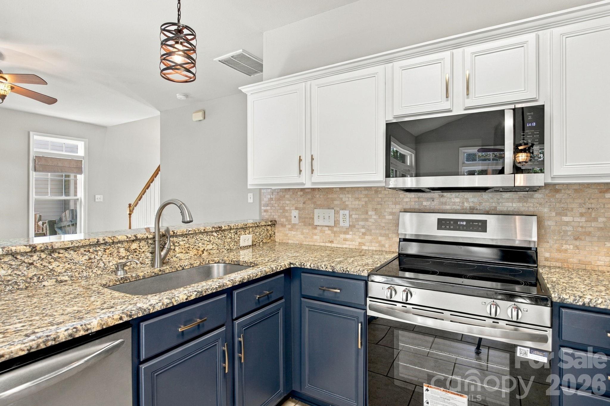 1513 Bucklebury Court Property Photo 2