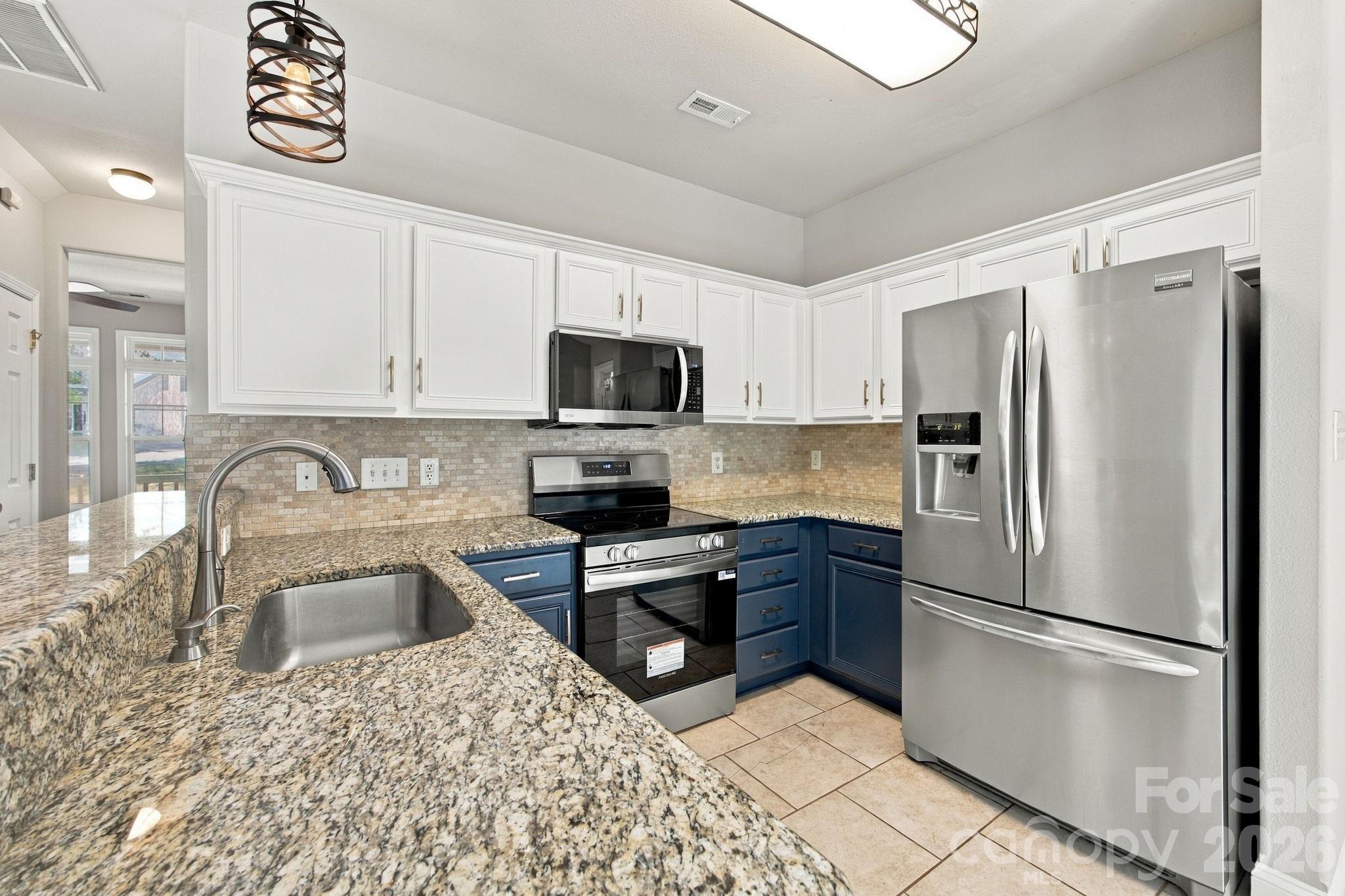 1513 Bucklebury Court Property Photo 3