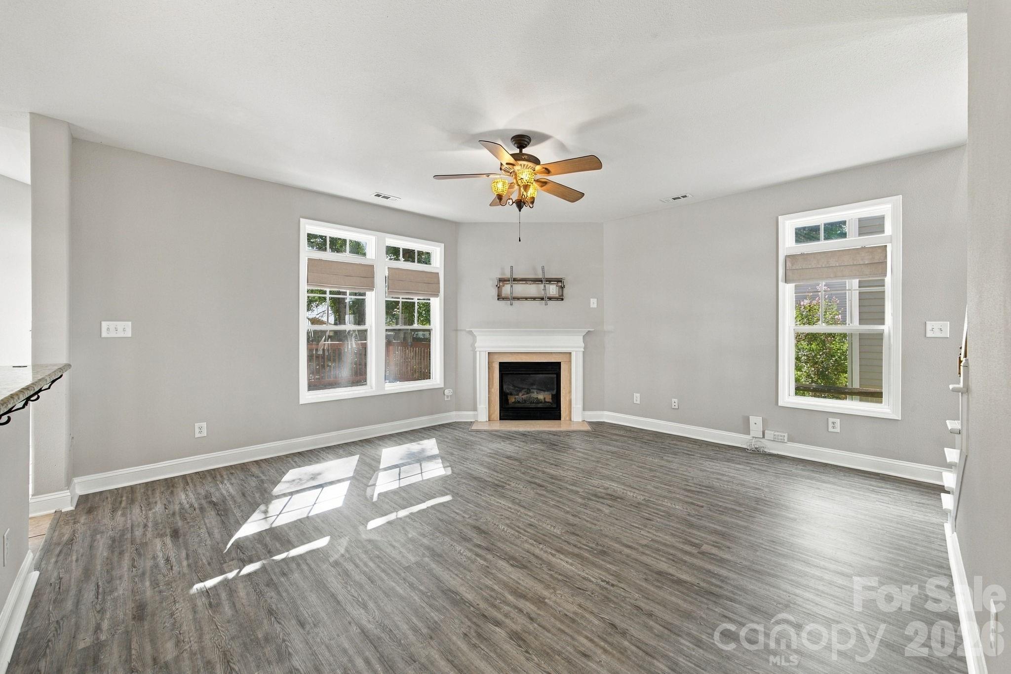 1513 Bucklebury Court Property Photo 4