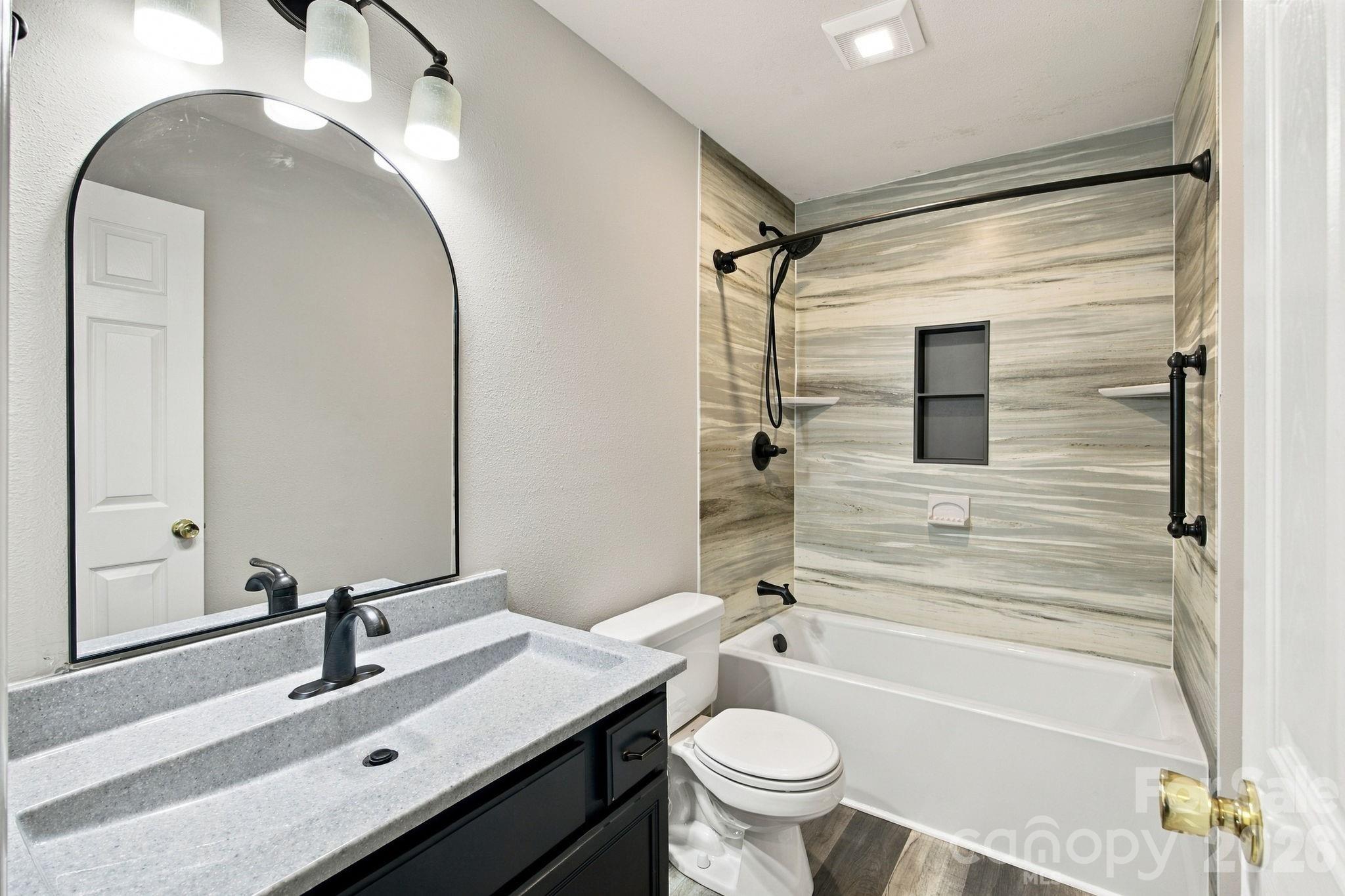 1513 Bucklebury Court Property Photo 9