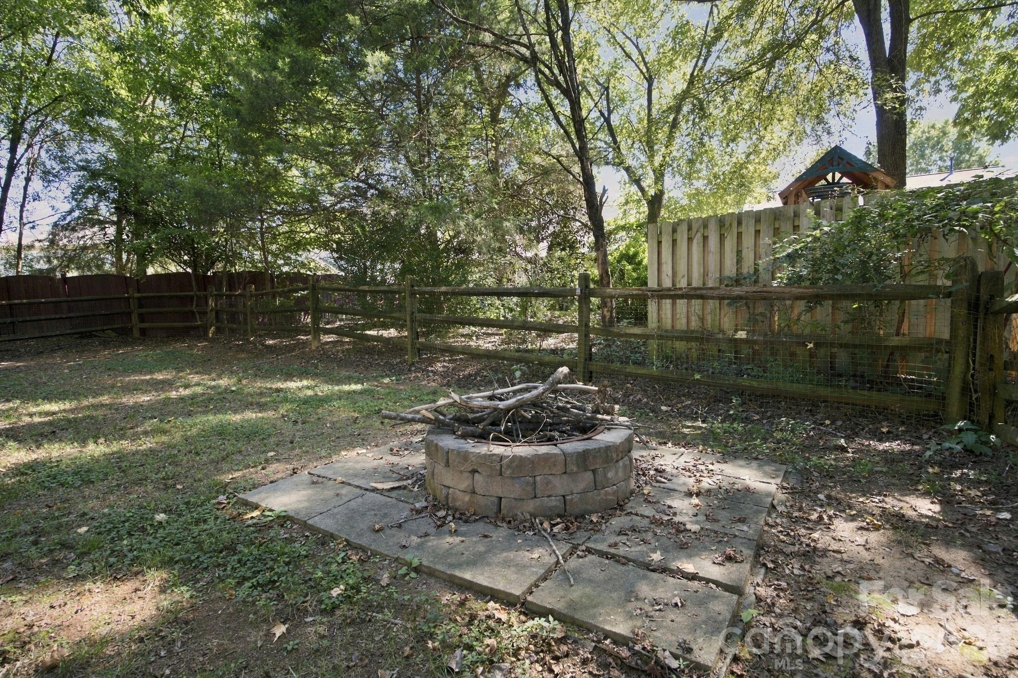 1513 Bucklebury Court Property Photo 29