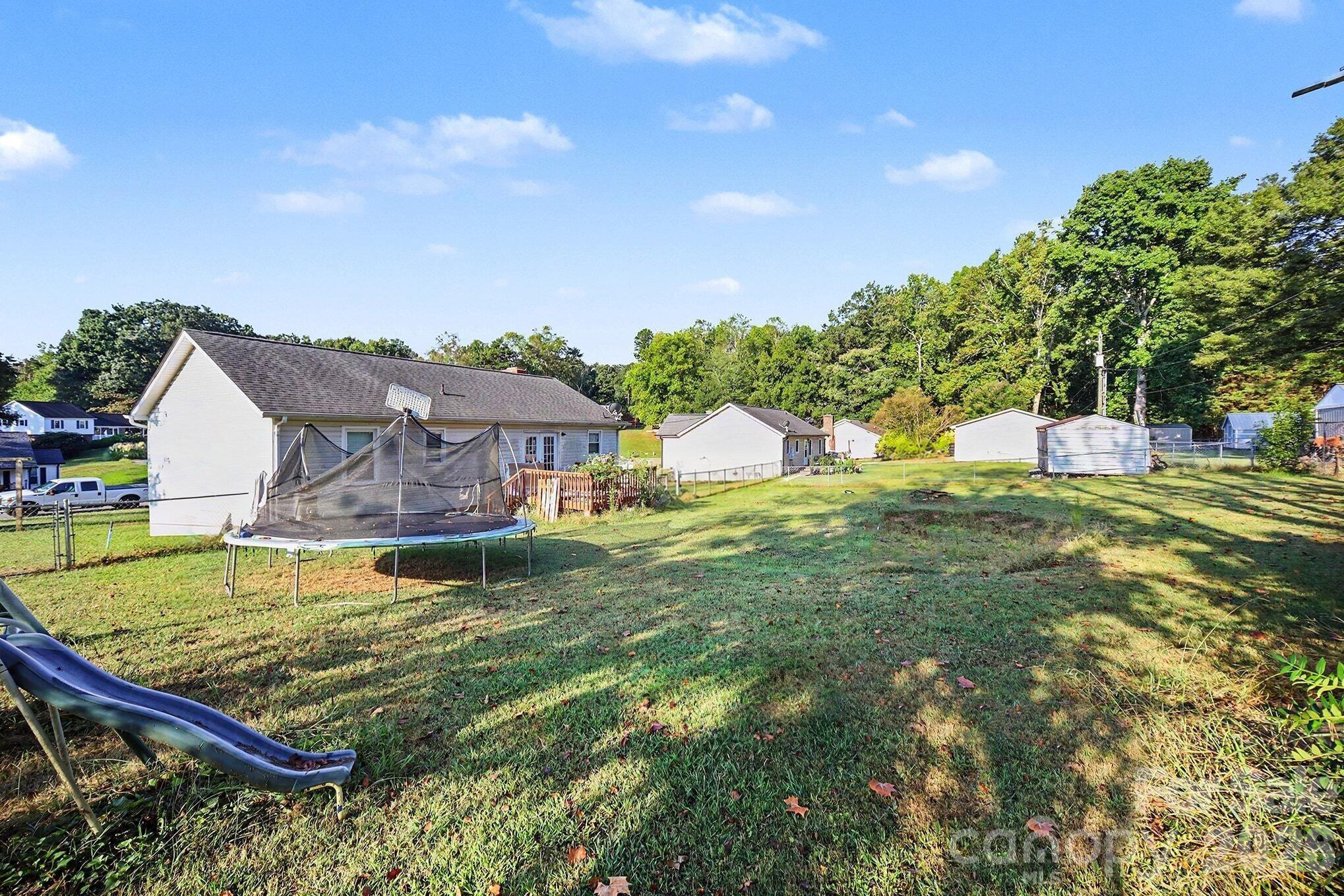 412 Caswell Avenue Property Photo 2