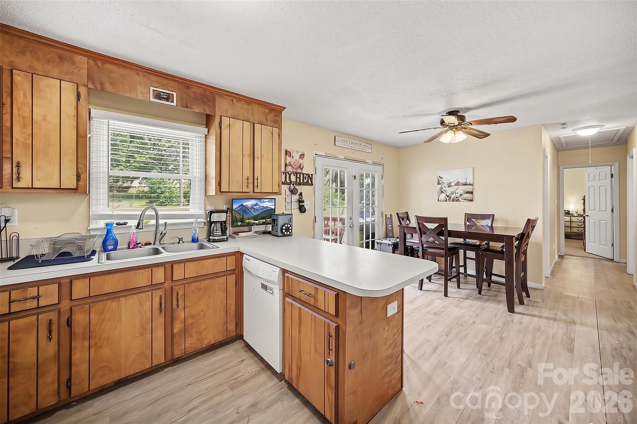 412 Caswell Avenue Property Photo 7